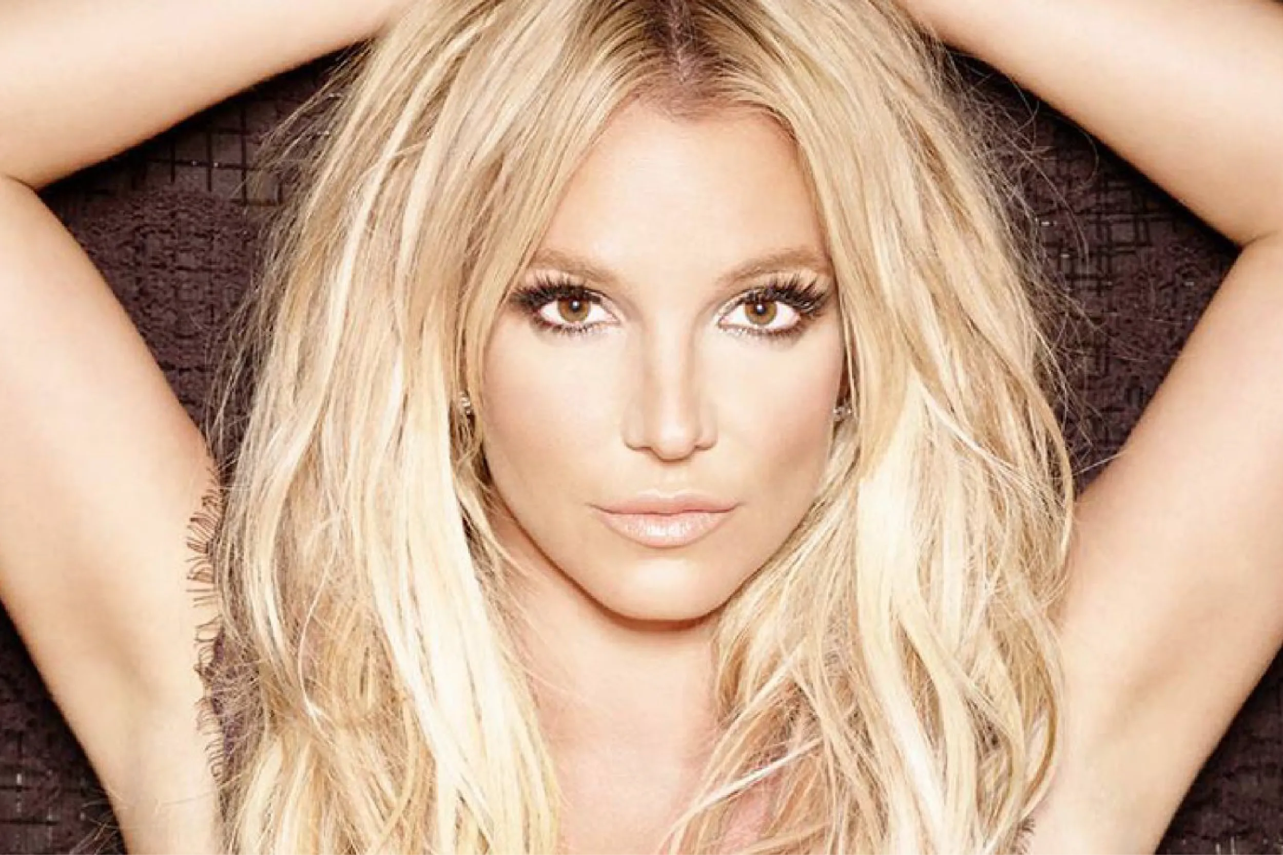 Britney Spears entra a rehabilitación tras arresto por drogas.
