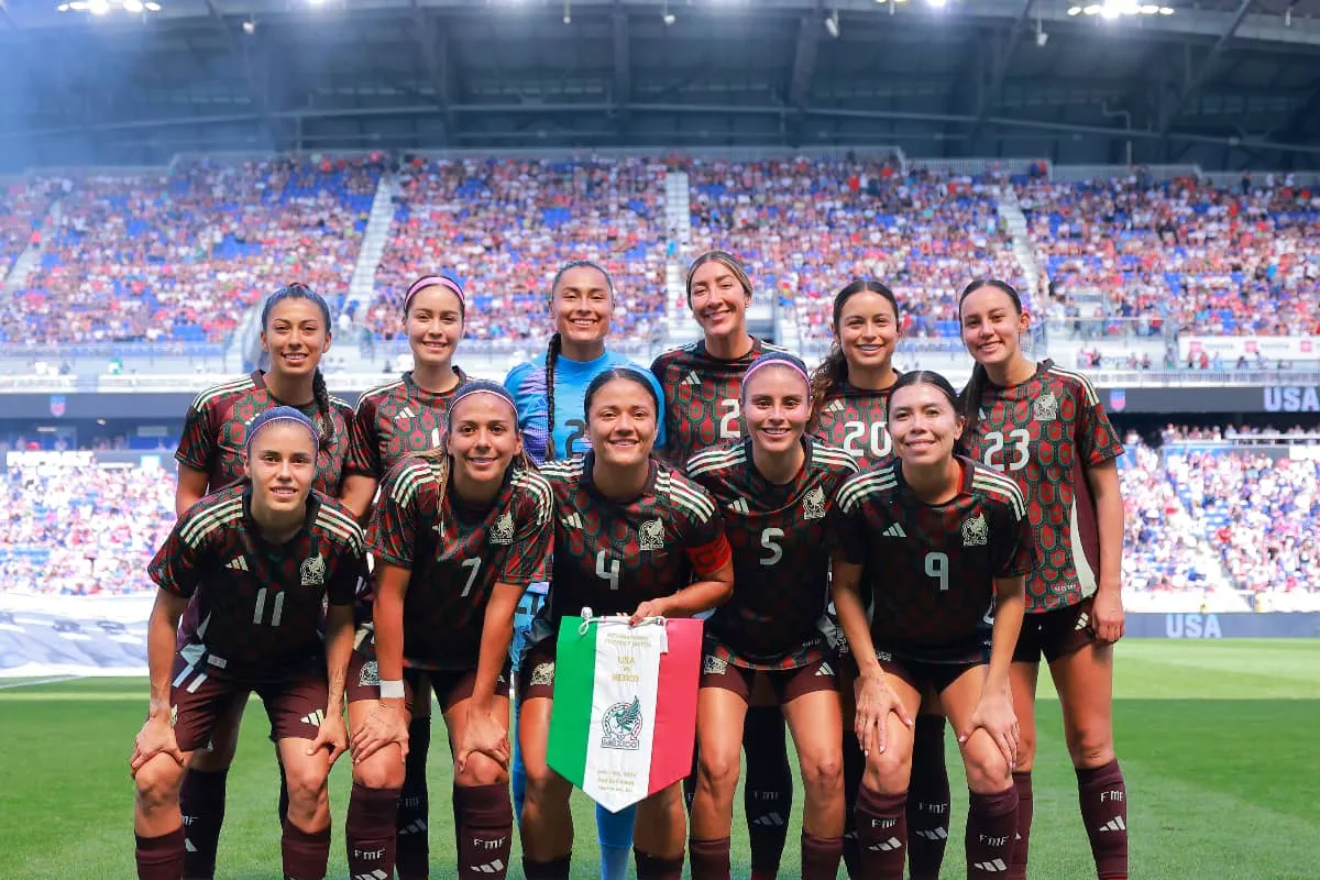 Jugadoras de la Selección Mexicana Femenil durante entrenamiento previo al amistoso confirmado contra Brasil en CDMX.
