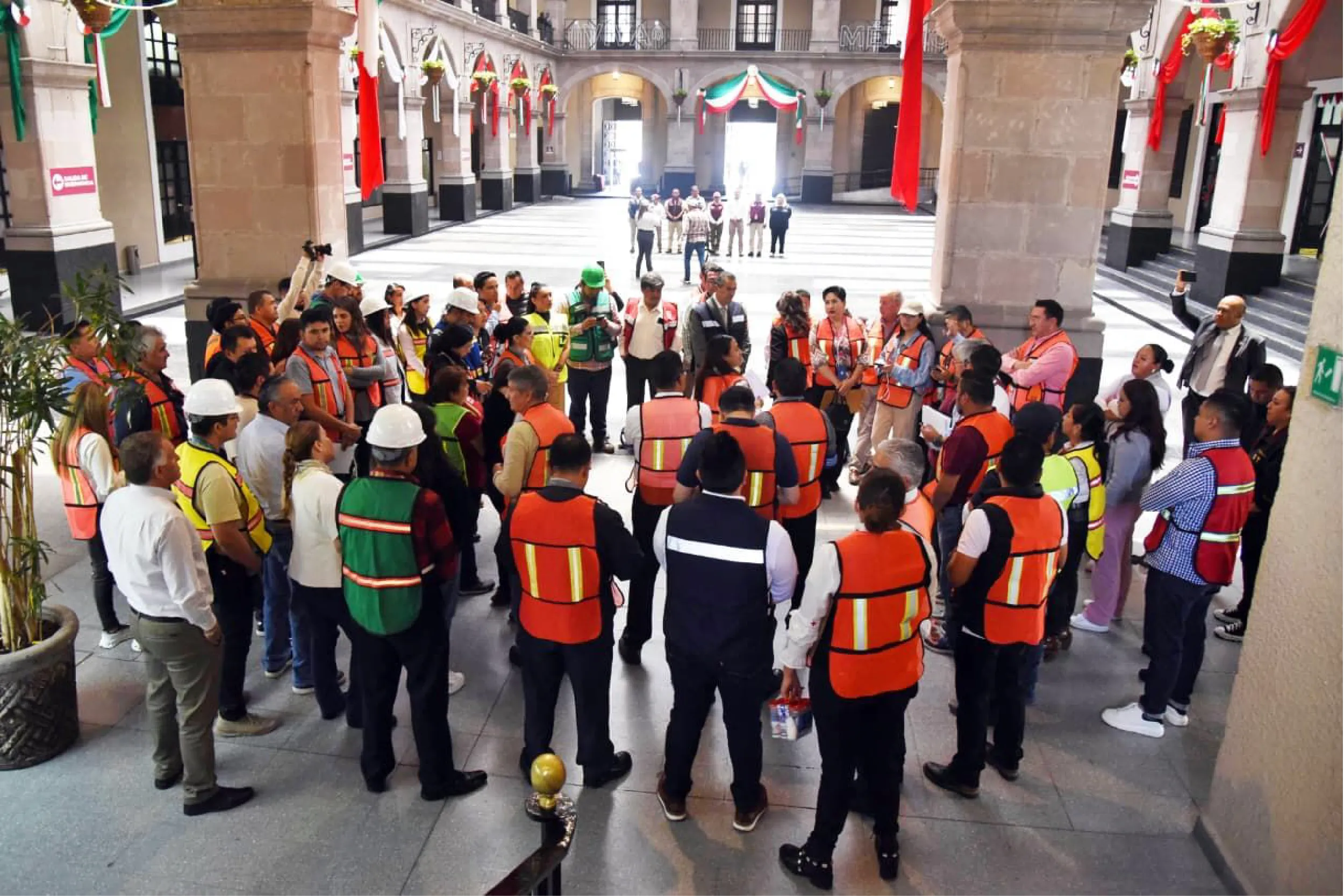 13,900 altavoces y alerta en celulares activan el ejercicio preventivo.