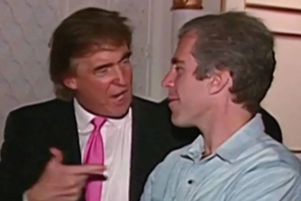Documentos no clasificados del FBI sobre el caso Jeffrey Epstein contienen alegaciones que involucran comentarios atribuidos a Donald Trump durante una conversación con el financiero.