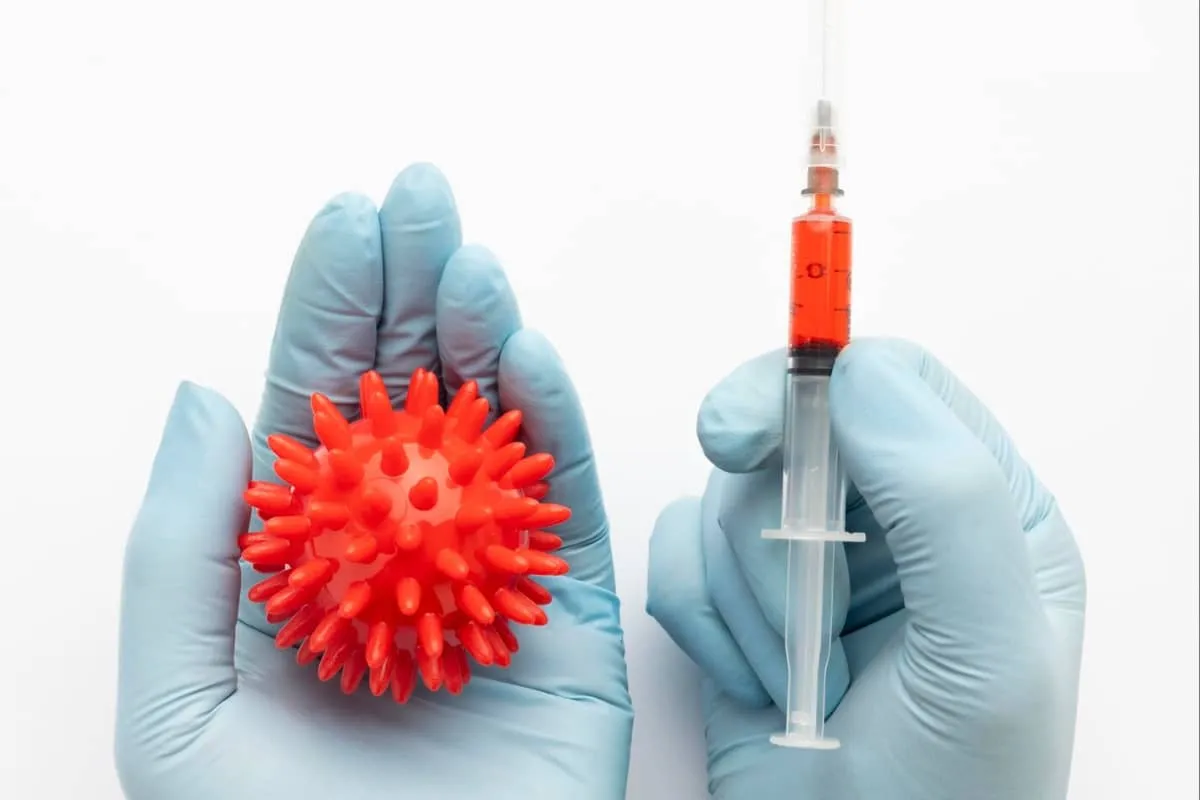 Científicos trabajan en un laboratorio con vacunas para el VIH, donde una nueva formulación experimental logró estimular una respuesta inmune tras una sola dosis en estudios con primates.