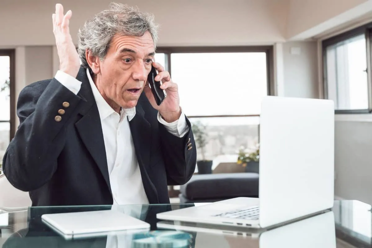 El derecho a la desconexión digital busca proteger a los trabajadores de comunicaciones laborales fuera de su horario de trabajo.