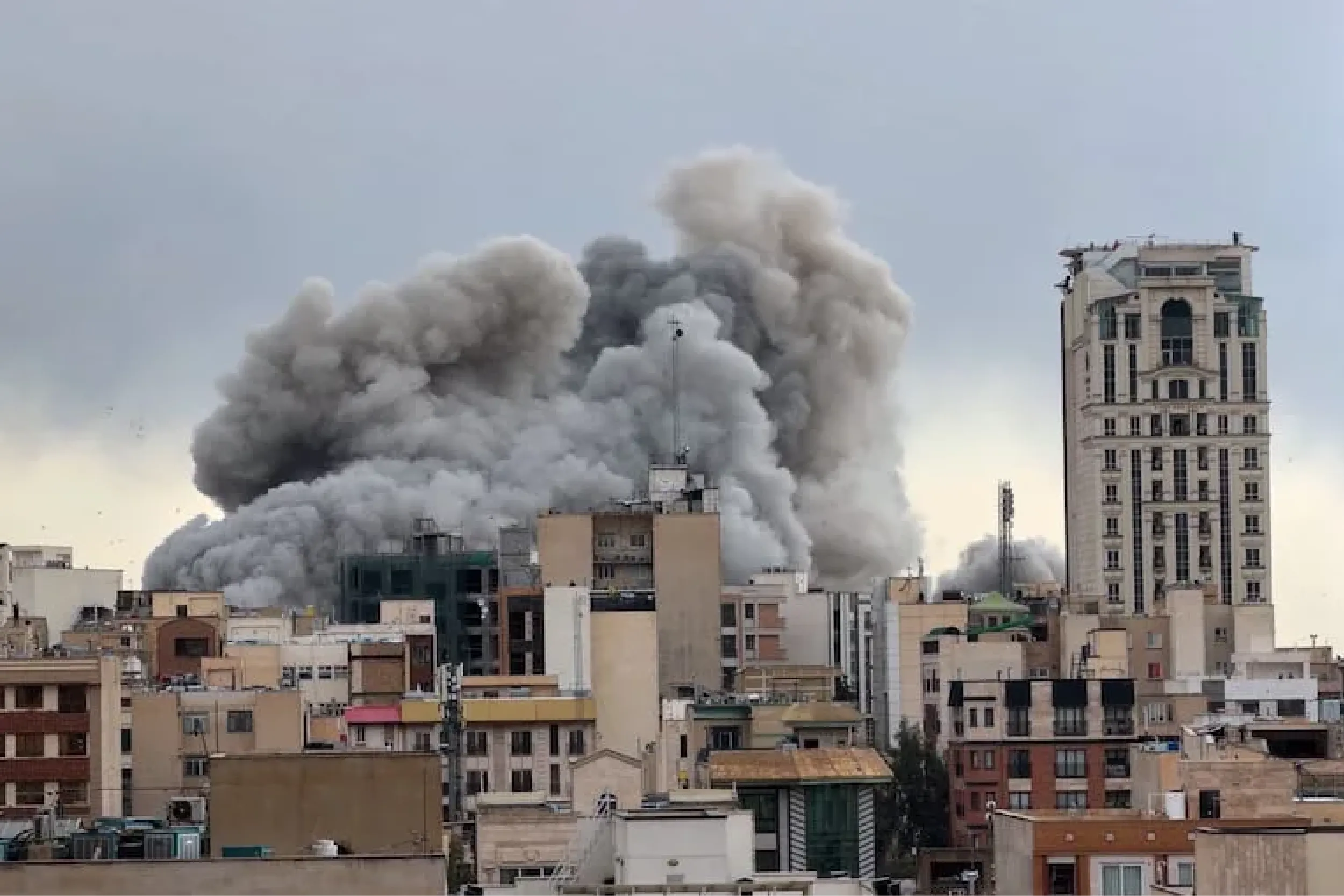 EU e Irán negocian alto al fuego en Pakistán mientras crece tensión por buque interceptado.