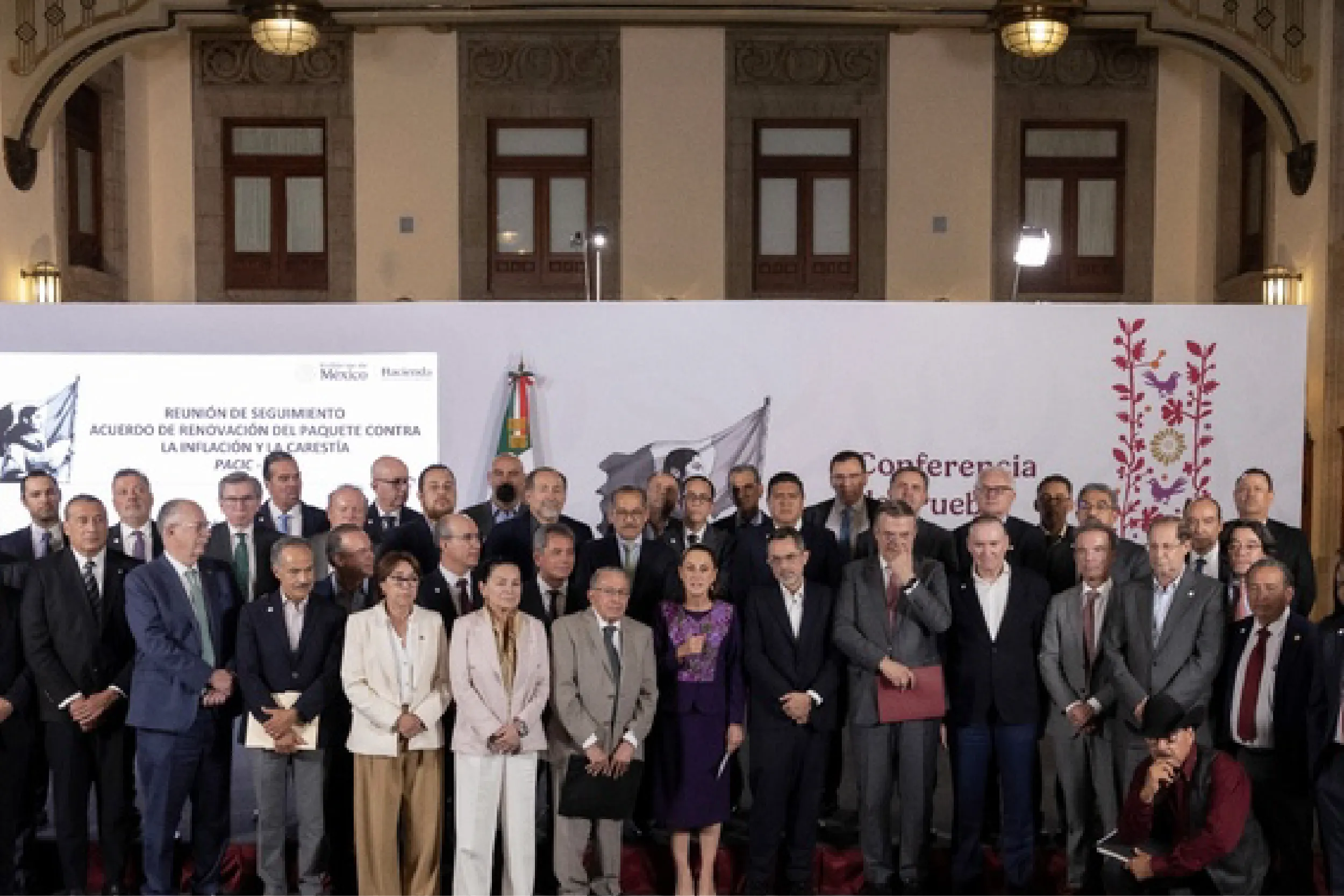 Gobierno y empresas pactan frenar alza en alimentos.