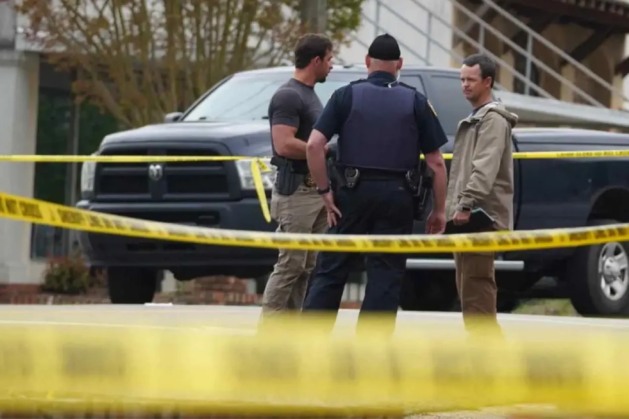 Padre mata a 7 de sus hijos y a otro menor en brutal tiroteo familiar.