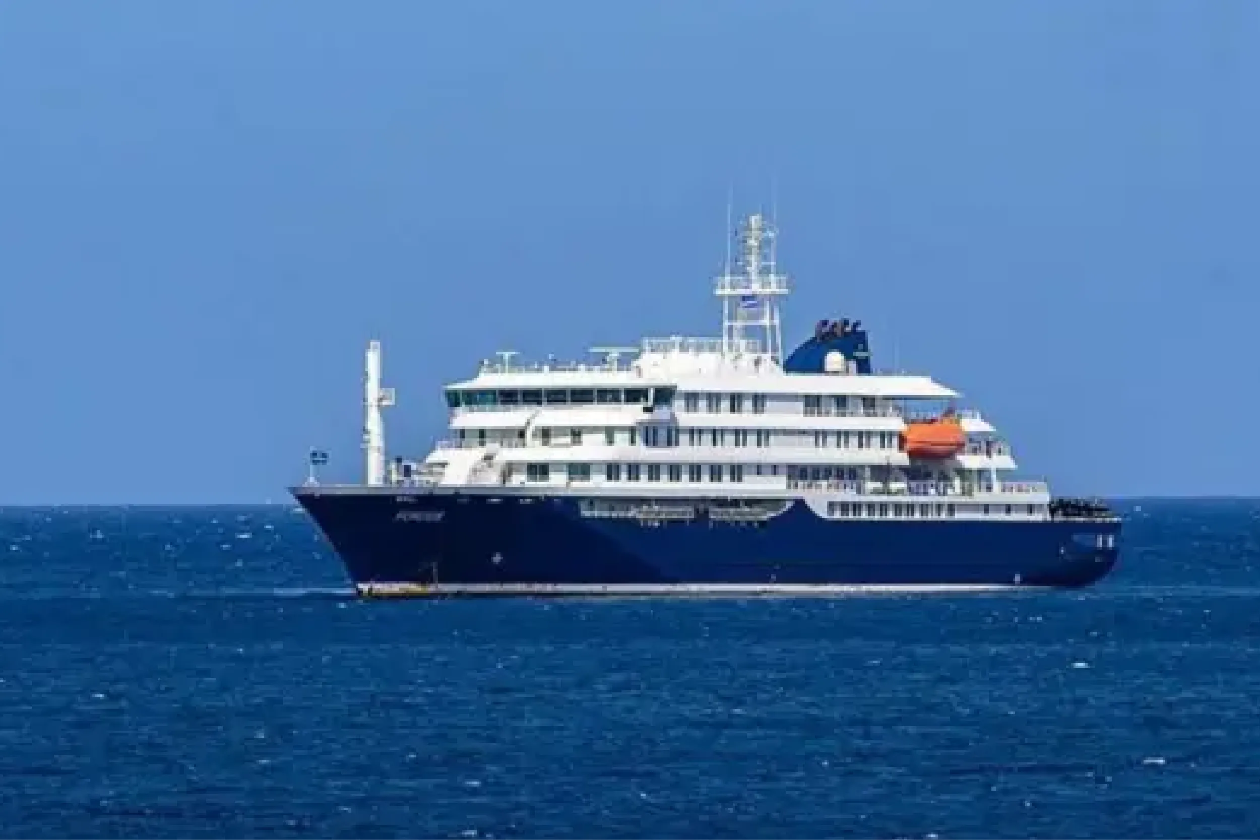 Alerta en crucero: brote de infecciones deja muertos y activa vigilancia internacional.
