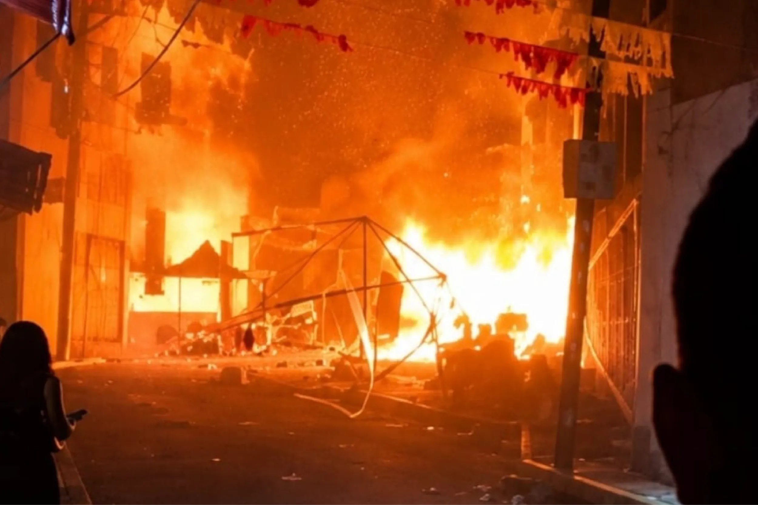 Explosión en fiestas patronales de Jalisco deja una mujer muerta y 24 heridos.