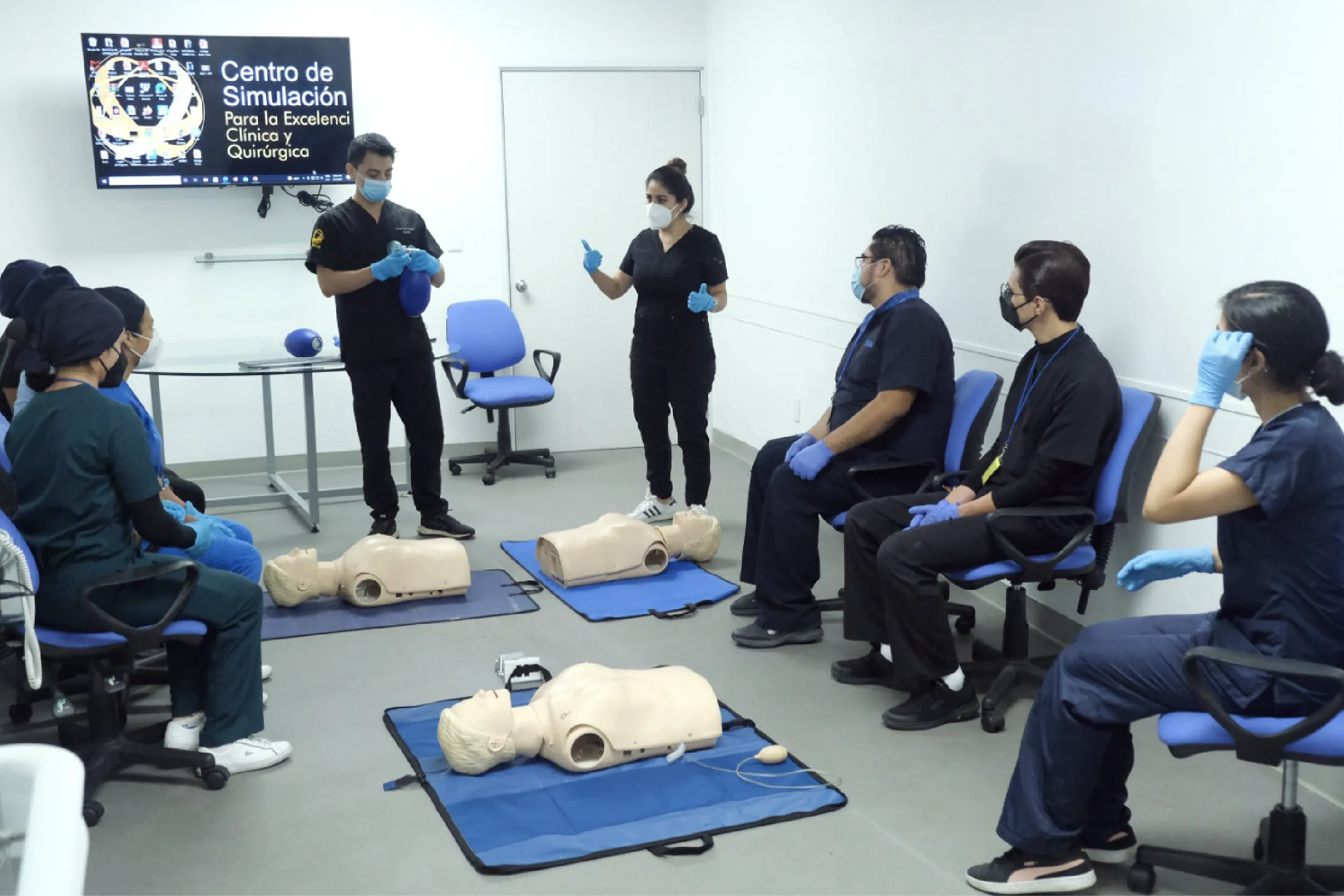 IMSS forma a más de 100 mil estudiantes de medicina con apoyo de 12 mil docentes.