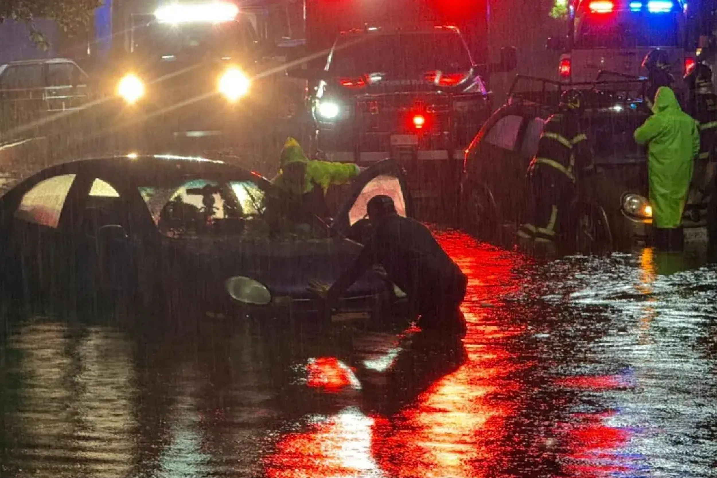 Lluvias intensas en CDMX dejan inundaciones.