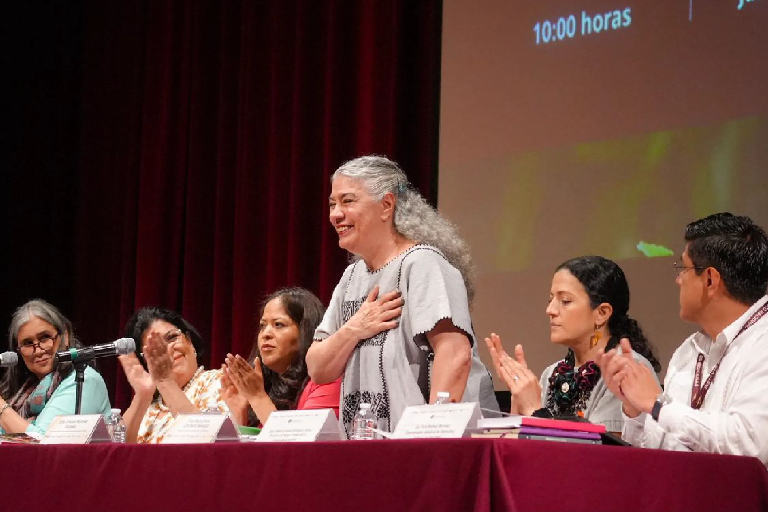 Buscan reducir desigualdades agrarias con libro sobre mujeres y acceso a la tierra.