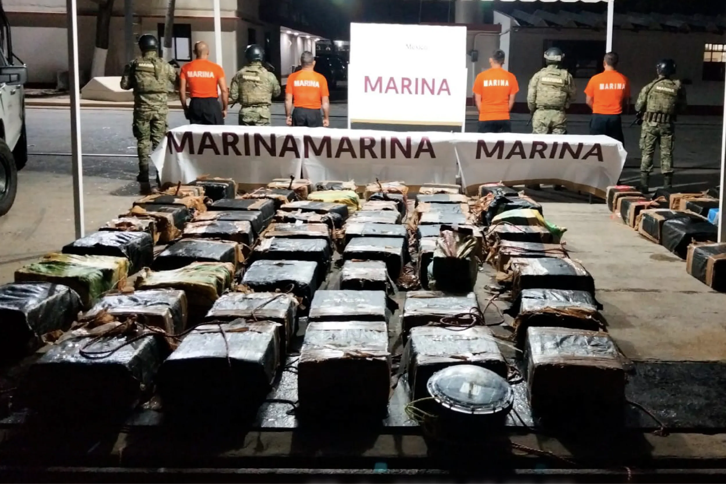 Semar incauta cargamento millonario de cocaína en altamar.