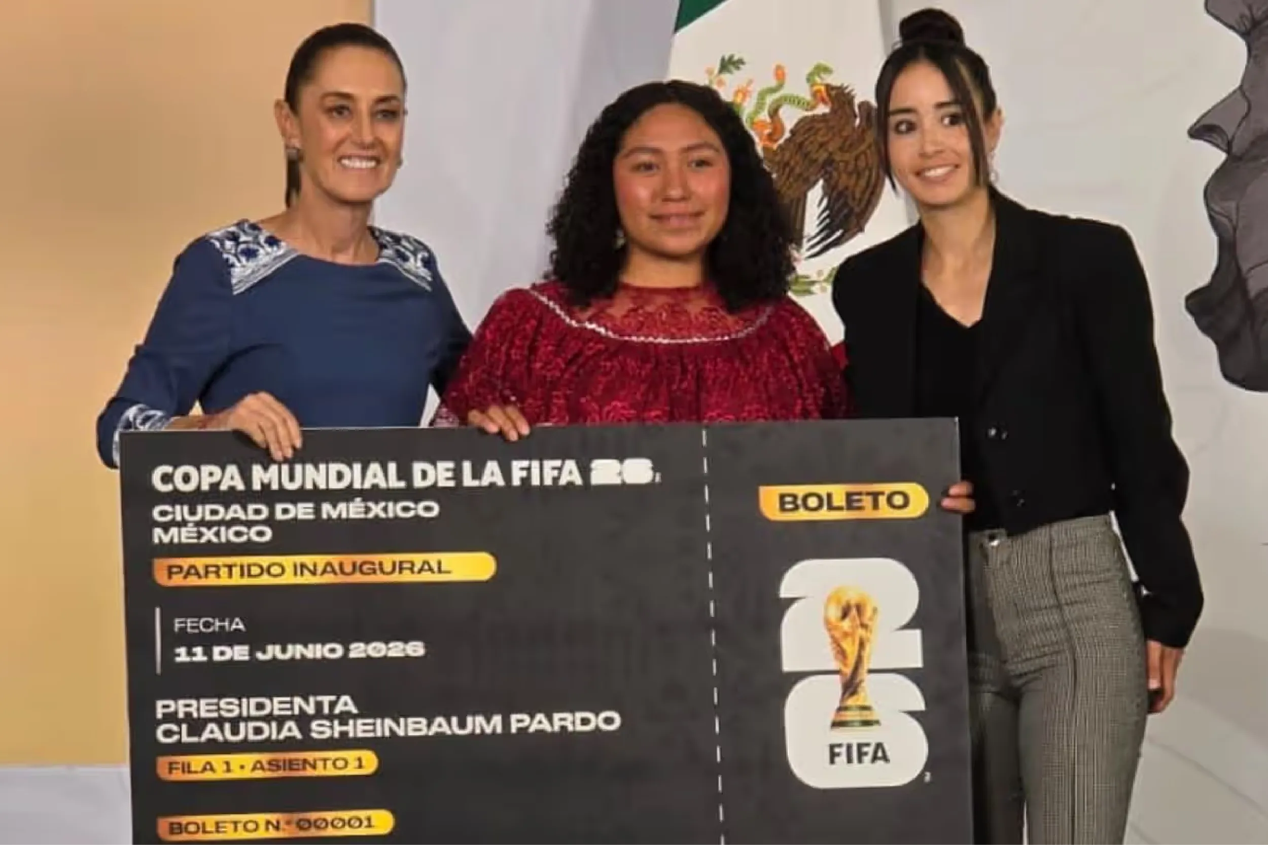 Cuatro jóvenes mexicanas asistirán al Mundial 2026 tras ganar concurso de dominadas presentado en la mañanera.