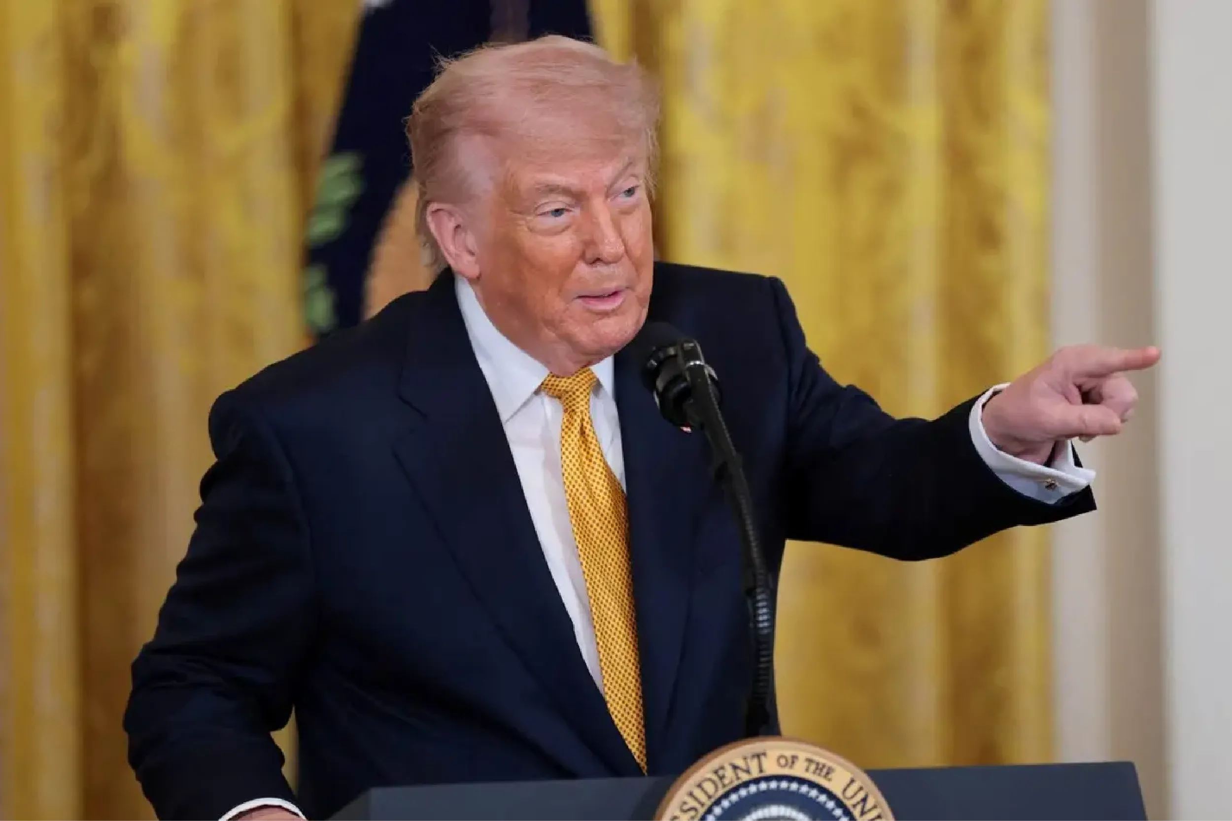 Trump amenaza con actuar contra cárteles si México no lo hace.