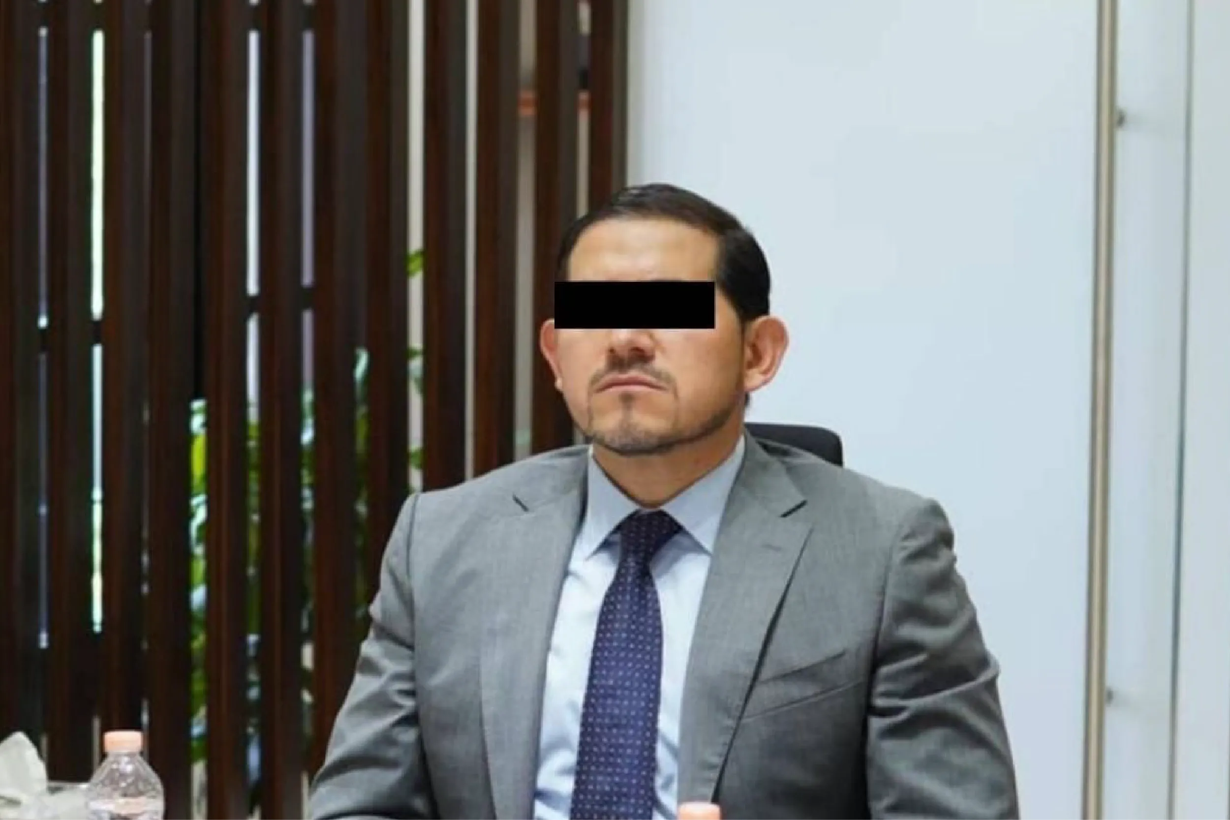 Detienen a exsubsecretario del Edomex en exclusivo fraccionamiento de Metepec.
