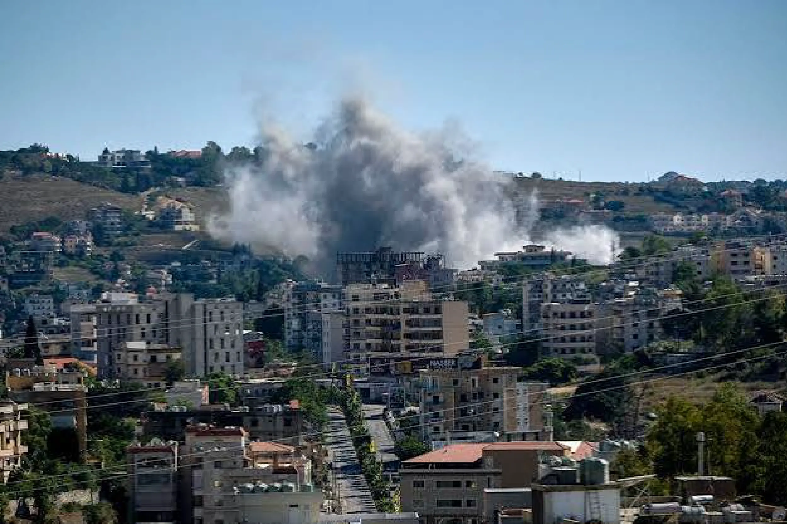 Irán responde a ataques en Líbano con el cierre de Ormuz y amenaza con más medidas.