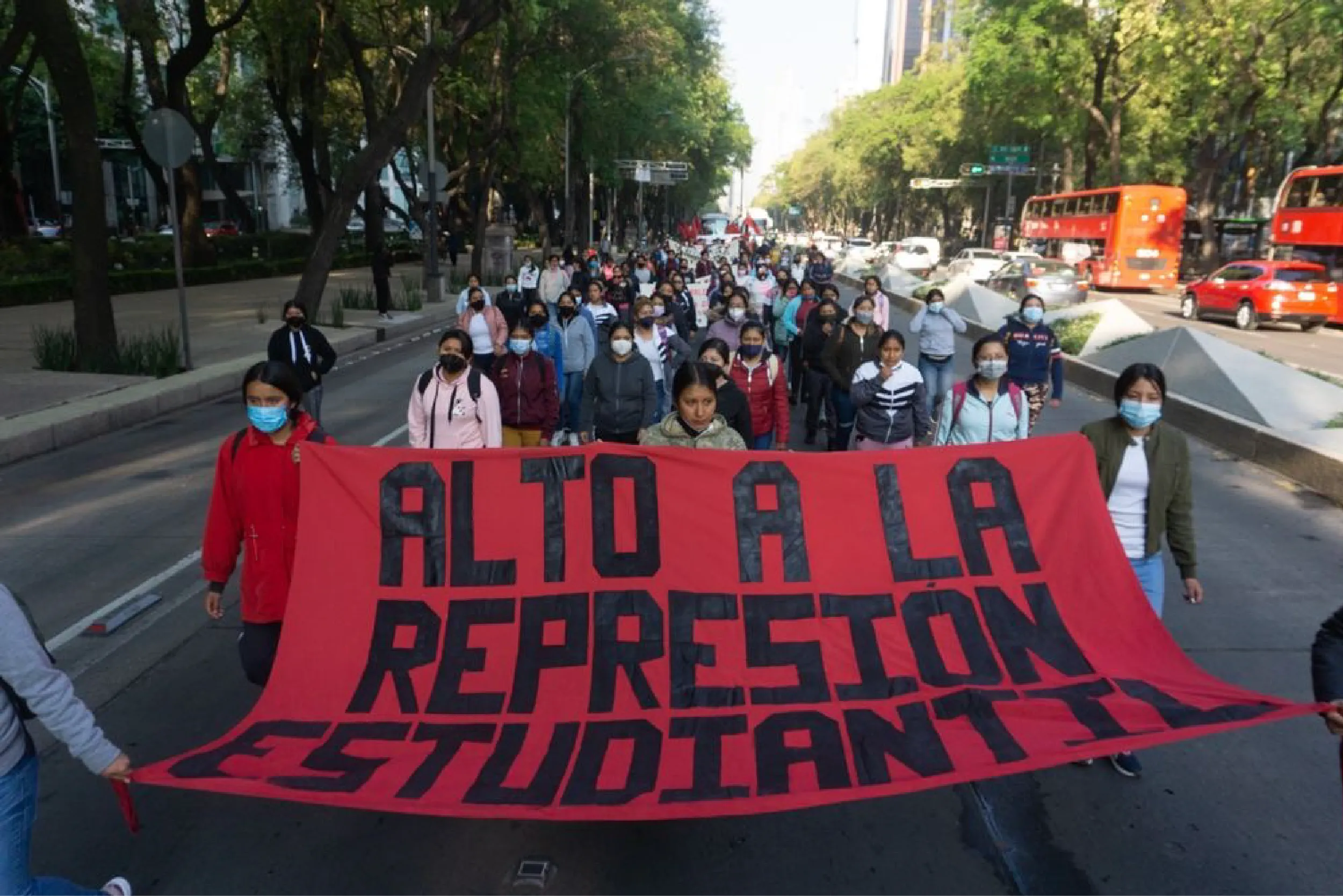 Marcha de normalistas provocará cierres y caos vial hoy en CDMX.