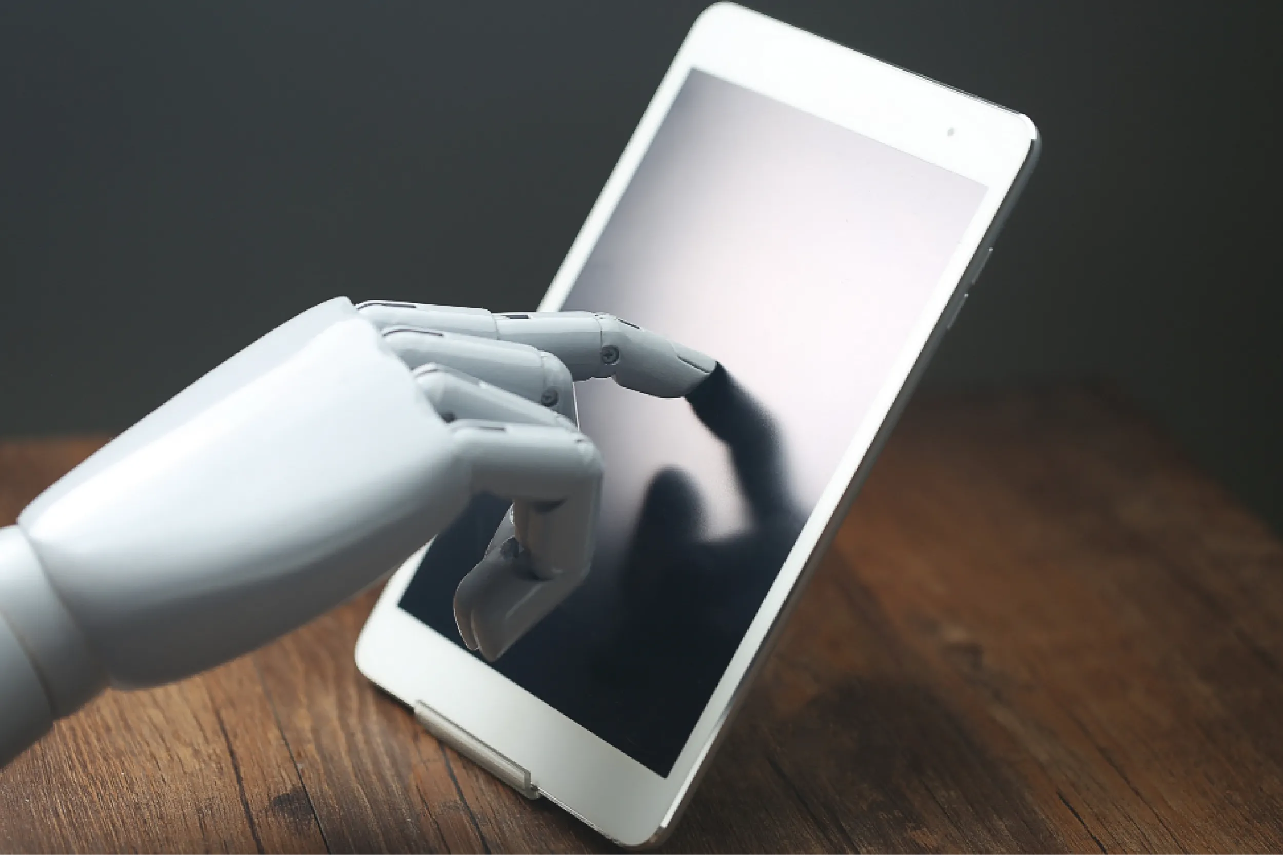 ONU advierte que la inteligencia artificial duplicará el consumo de agua.