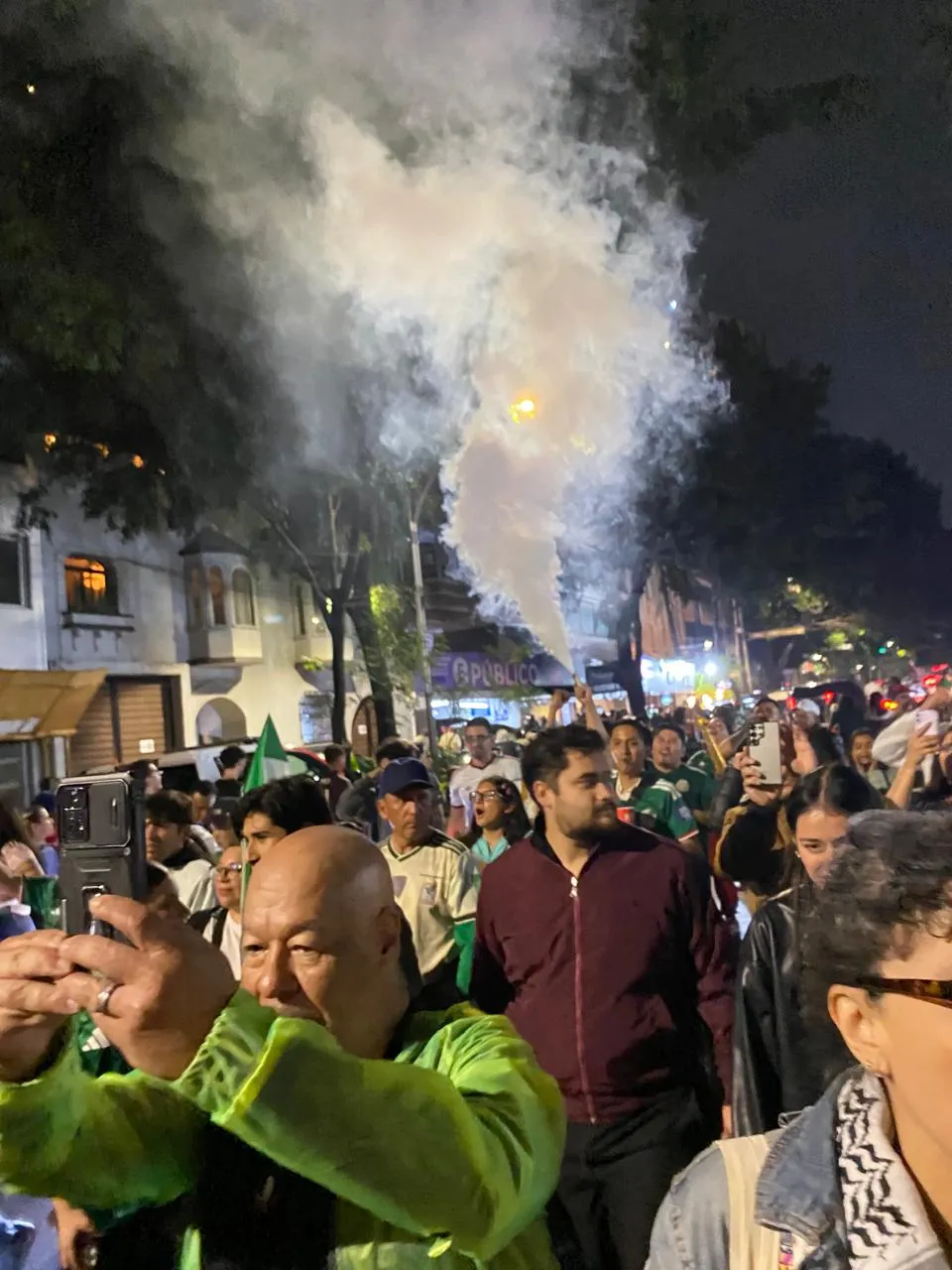 De multas de miles de pesos a 10 años de cárcel: las consecuencias de vandalizar monumentos en la CDMX.