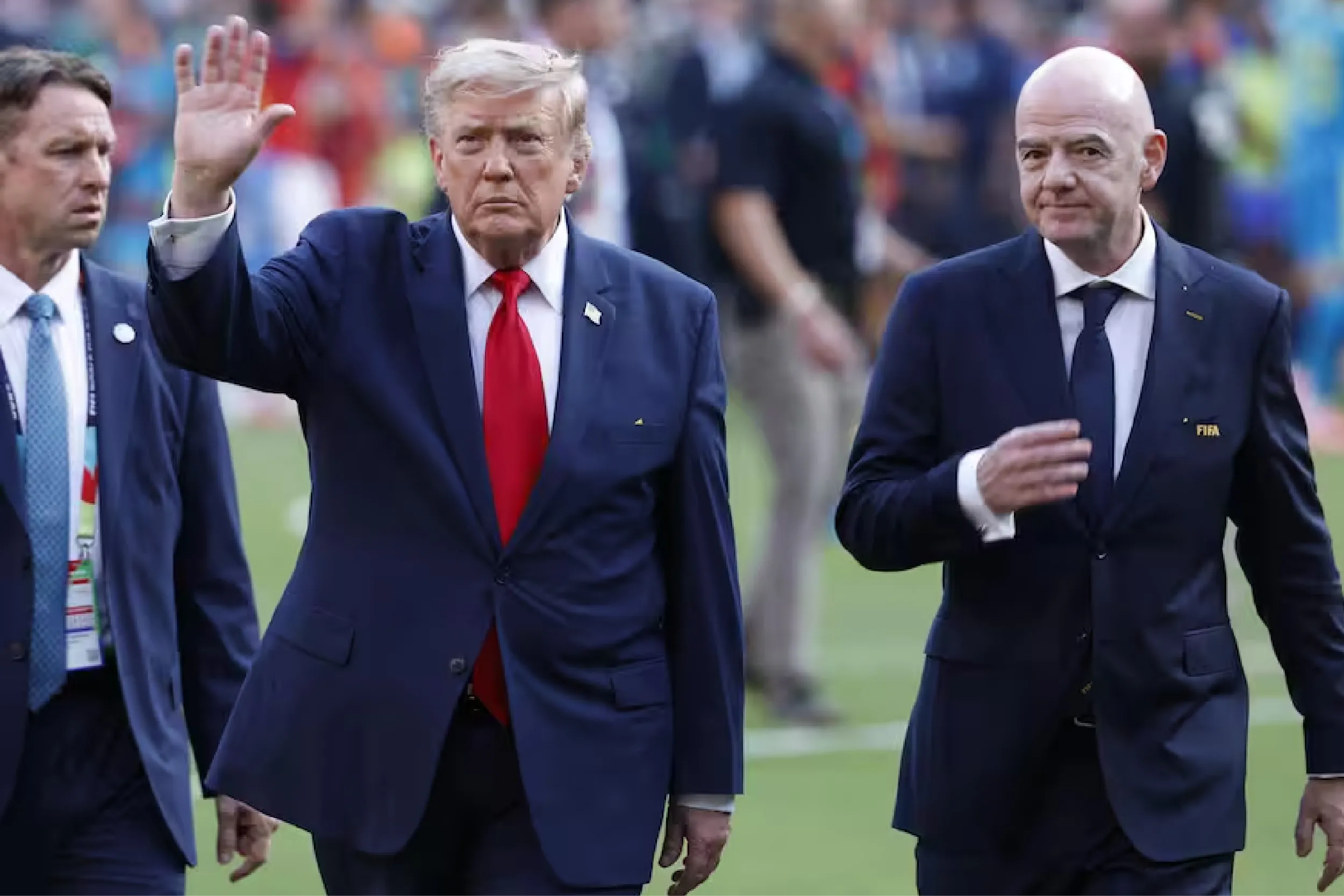 La participación de Trump en la premiación, los abucheos y su presencia en el festejo de España dieron la vuelta al mundo.
