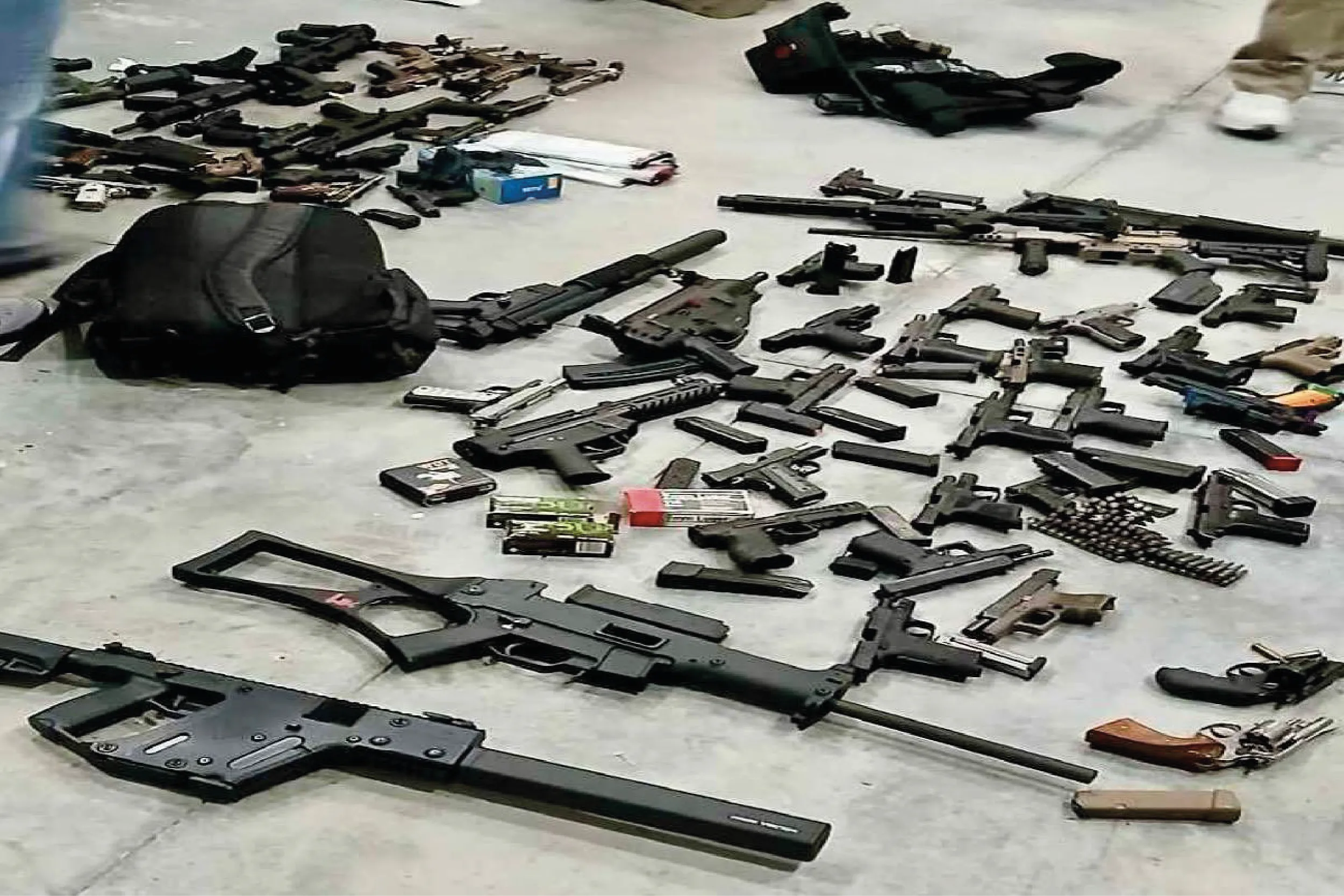 EU asegura 138 armas que iban rumbo a México.