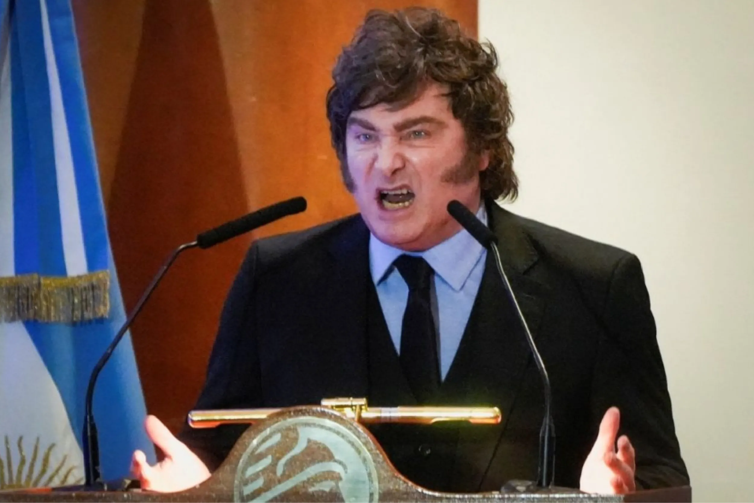 Milei prohíbe el ingreso de extranjeros que inciten al odio contra Argentina.