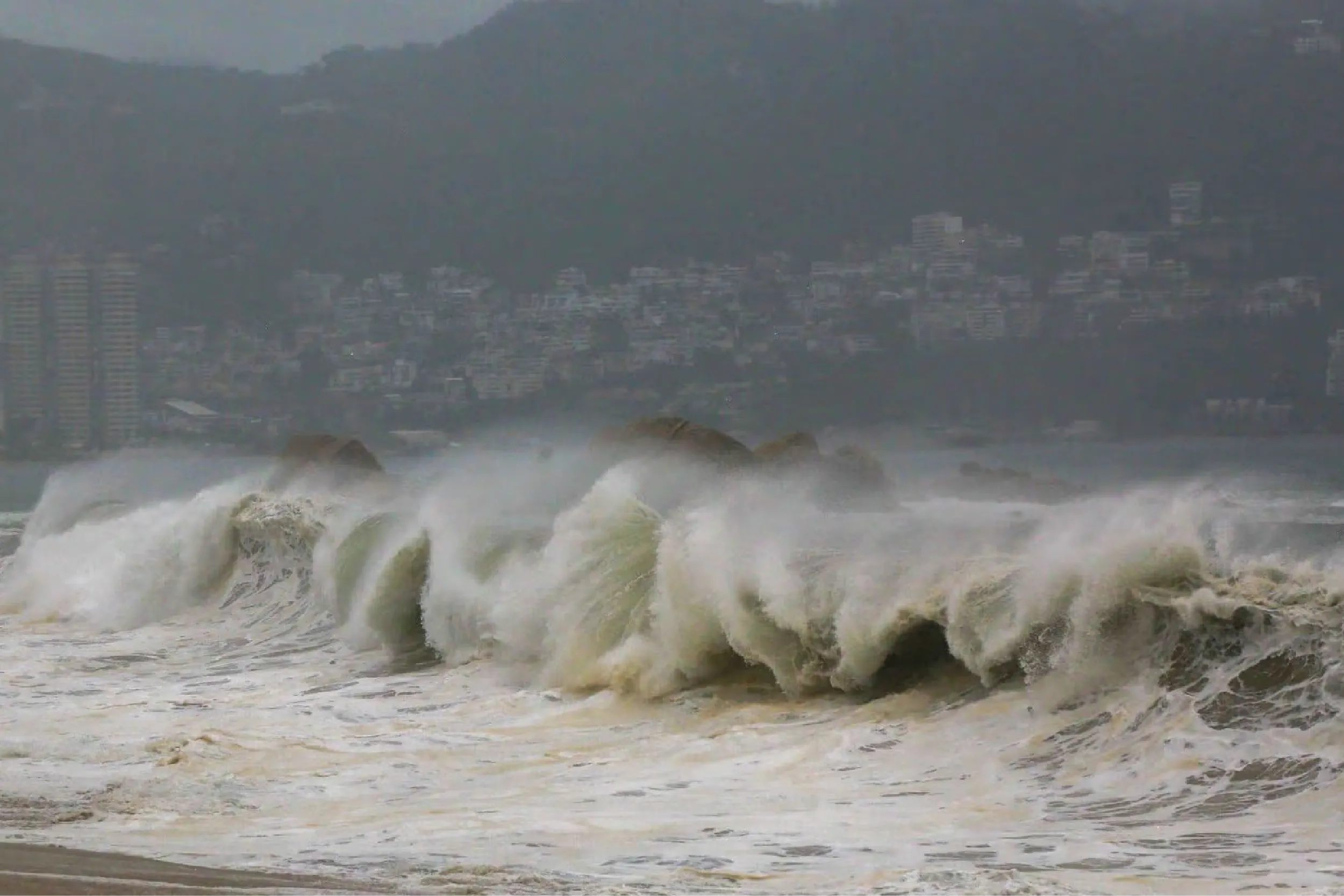 Alerta por zona de baja presión: podría convertirse en la tormenta tropical Elida.