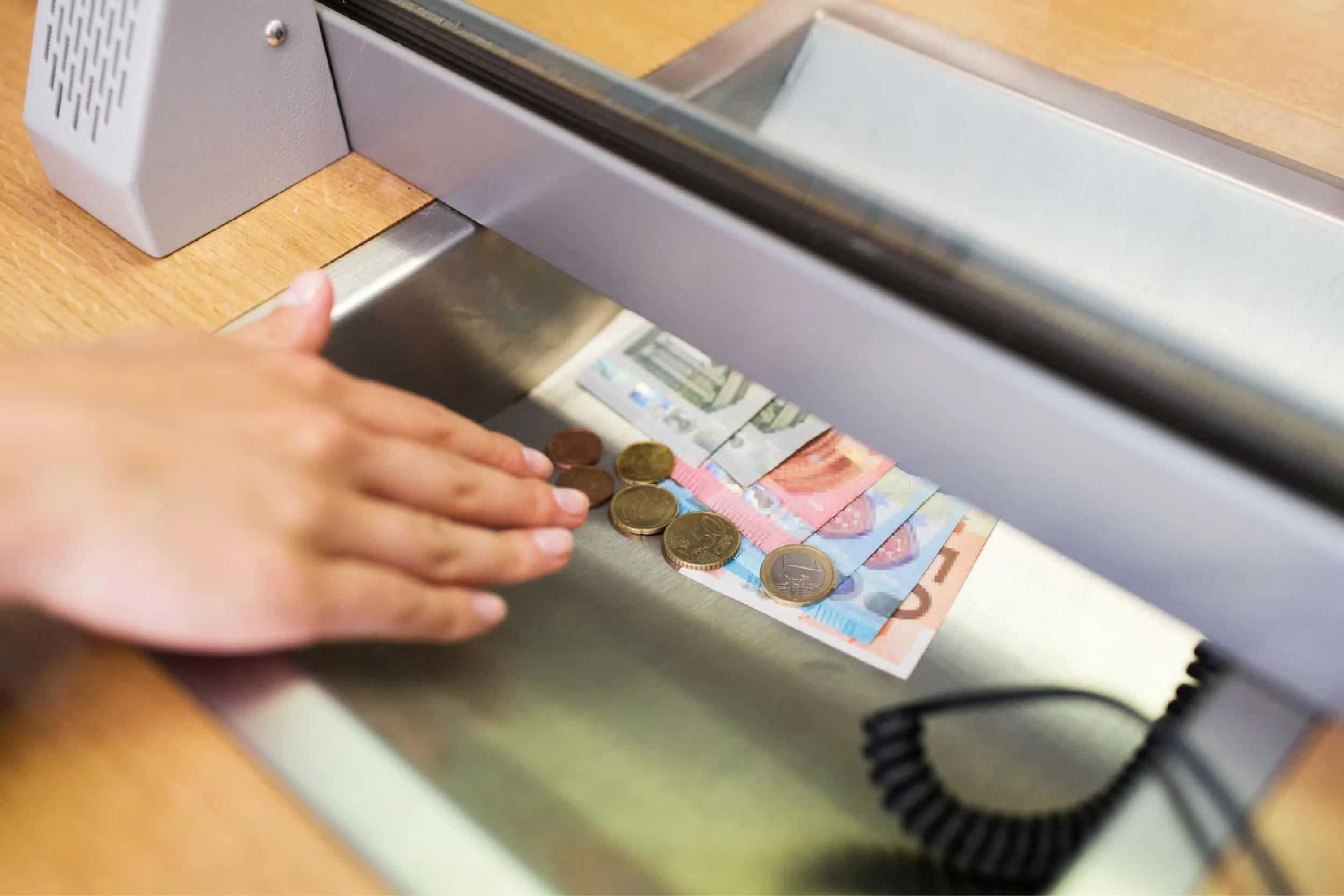 ¿Qué pasa si el SAT detecta depósitos en efectivo?