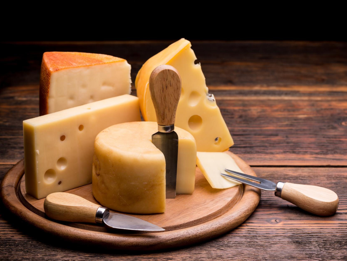 Quesos enfrentan a México y EU por manchego y parmesano.