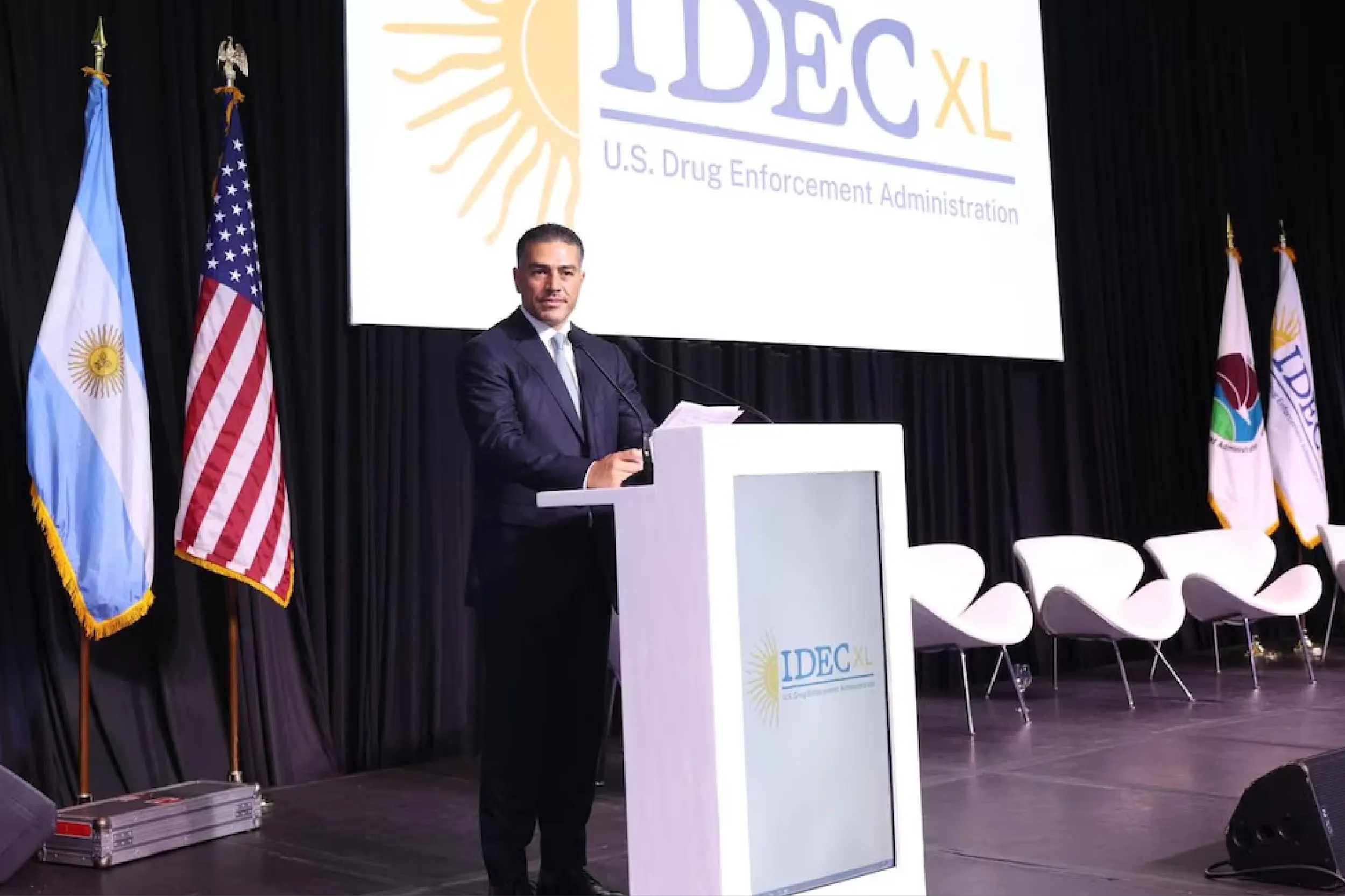 Jefe de la DEA llama a Harfuch “socio de confianza y buen amigo de EU”.