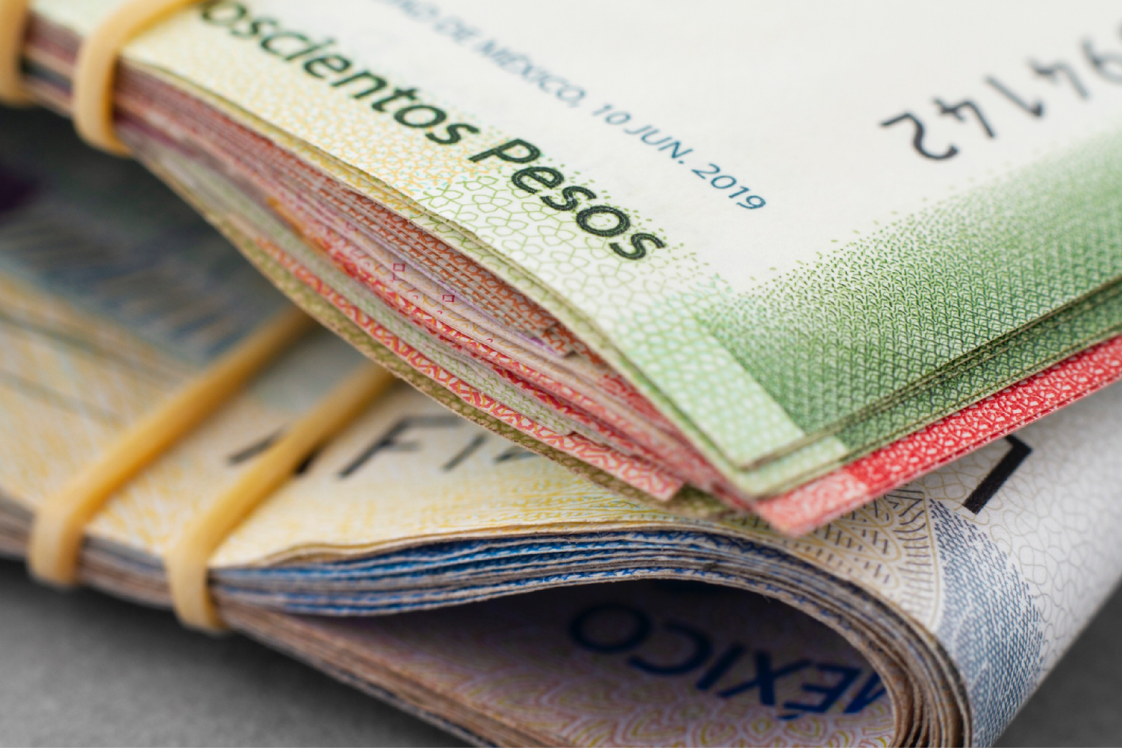 Superpeso rompe los 17 por dólar.