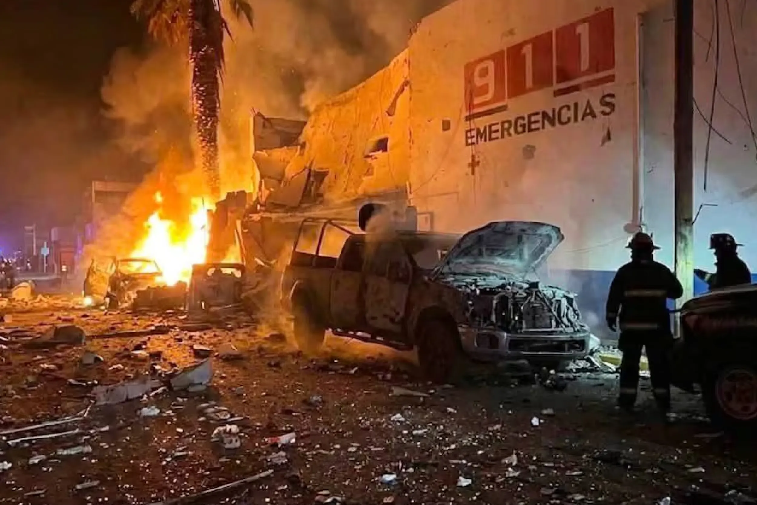 Un artefacto explosivo colocado en un automóvil detonó frente a la Comandancia de la Policía Municipal de Ojocaliente.