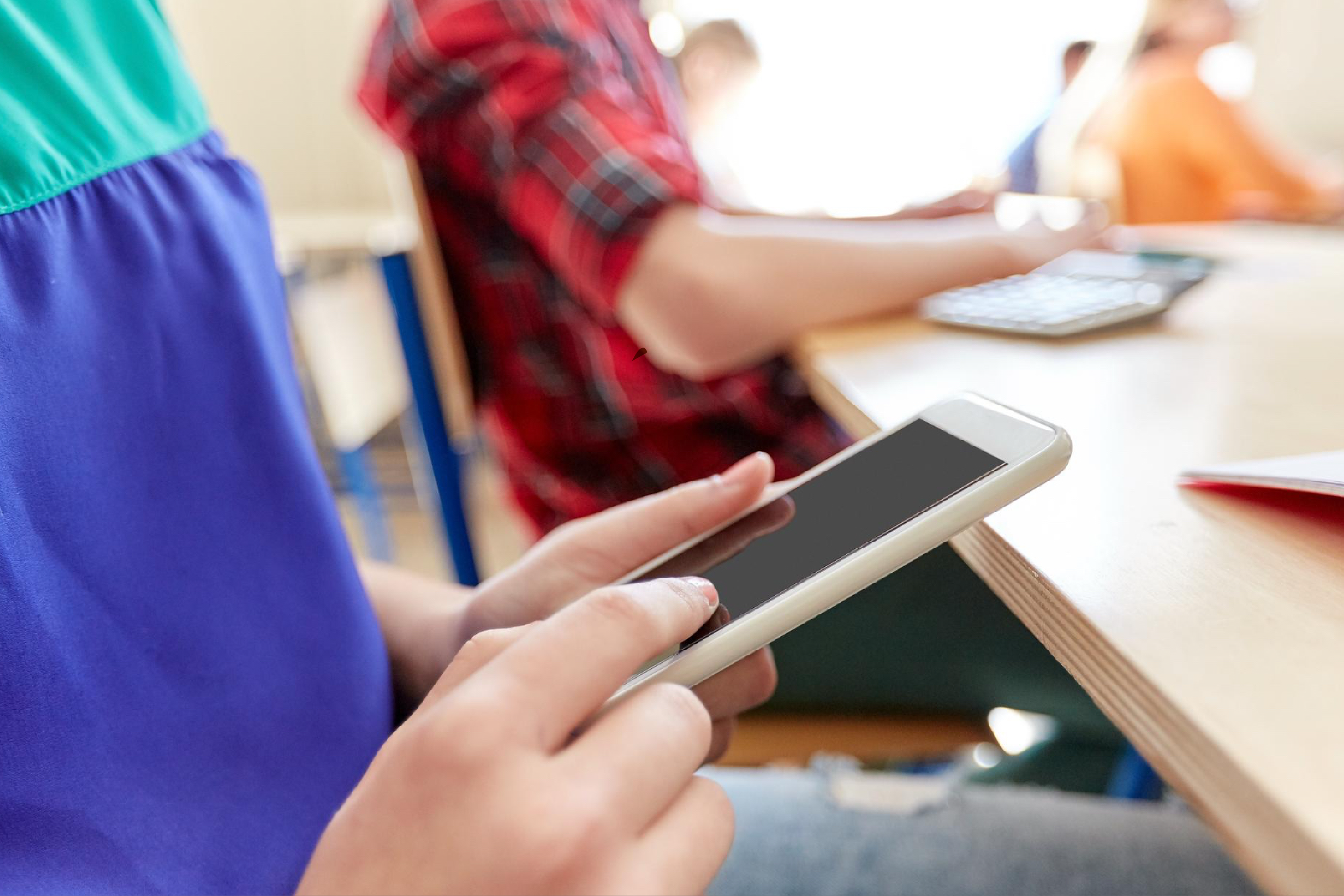 SEP analiza nuevas reglas para celulares en escuelas antes del regreso a clas