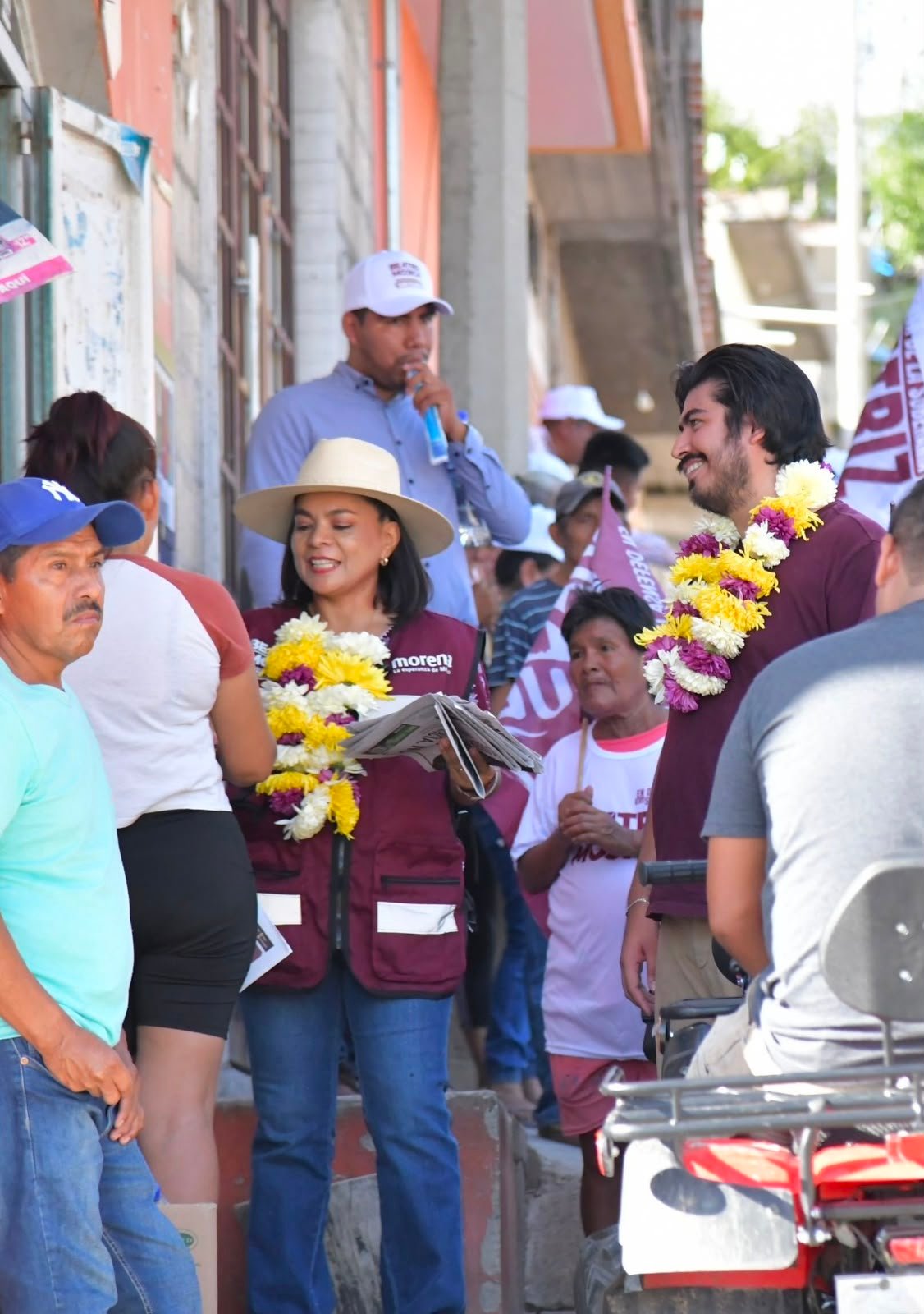 Beatriz Mojica y Brian Vicario recorren Huitzuco.