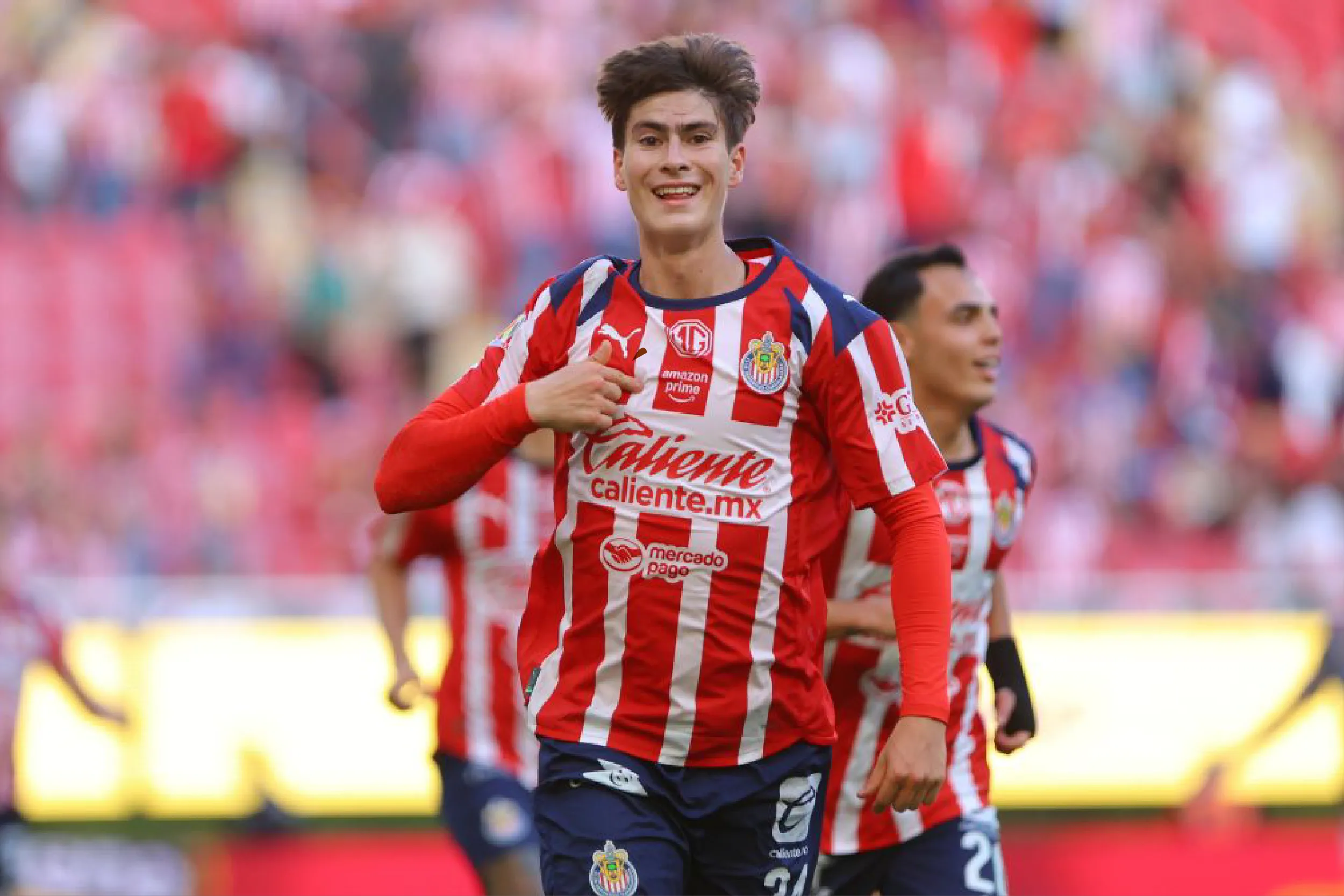 Grecia da por hecho el fichaje de la Hormiga González, pero Chivas tiene otra versión.