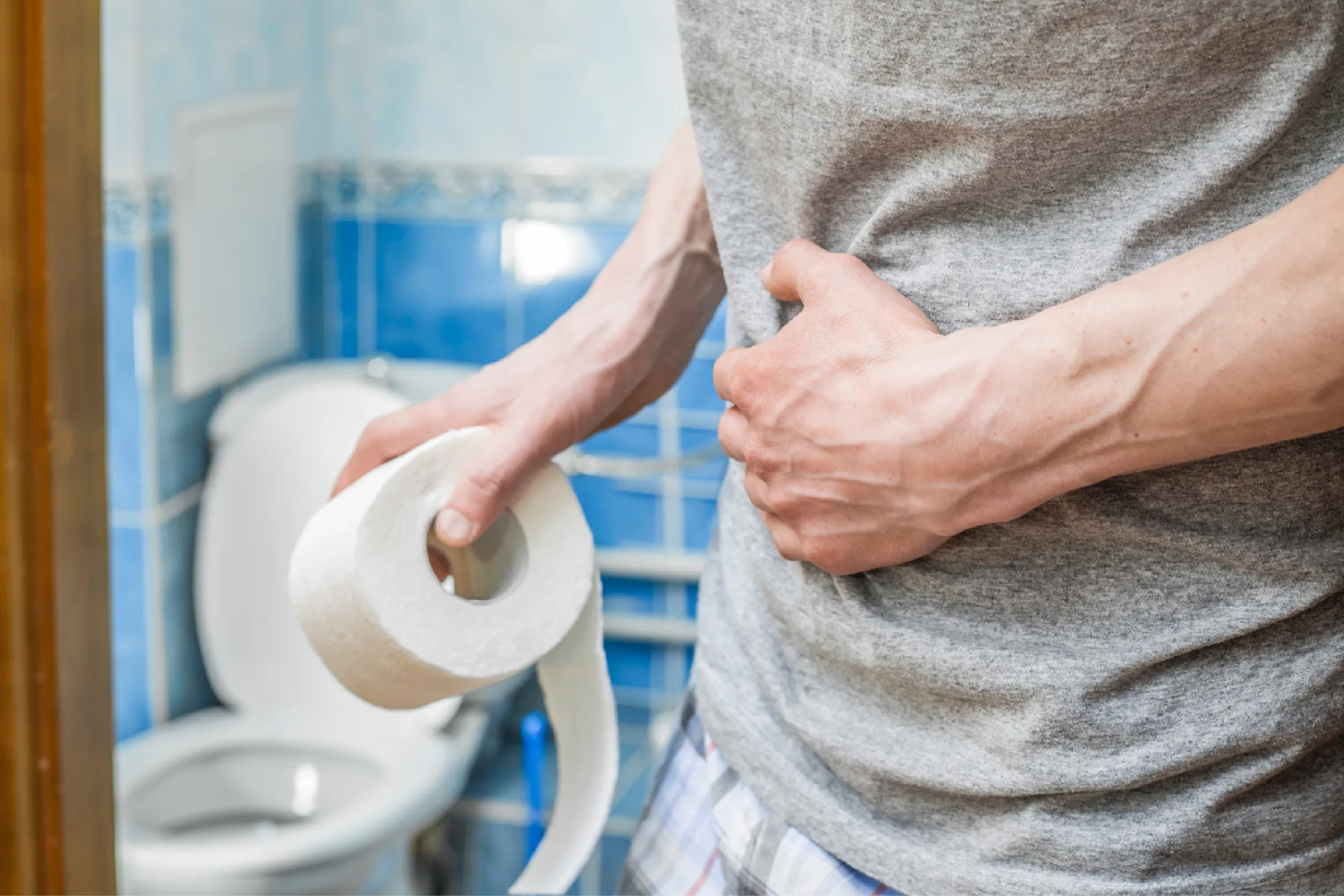 Uno de los síntomas es dolor abdominal.
