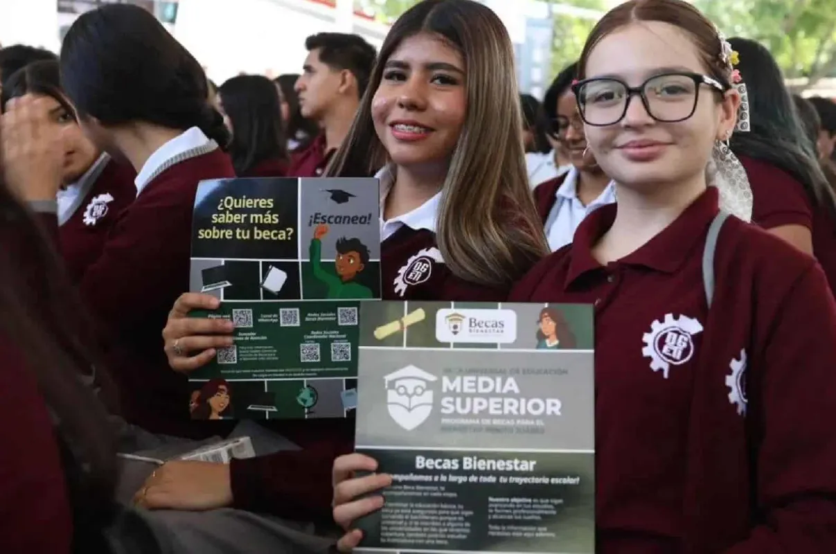 La Beca Benito Juárez está dirigida a estudiantes de bachillerato público.
