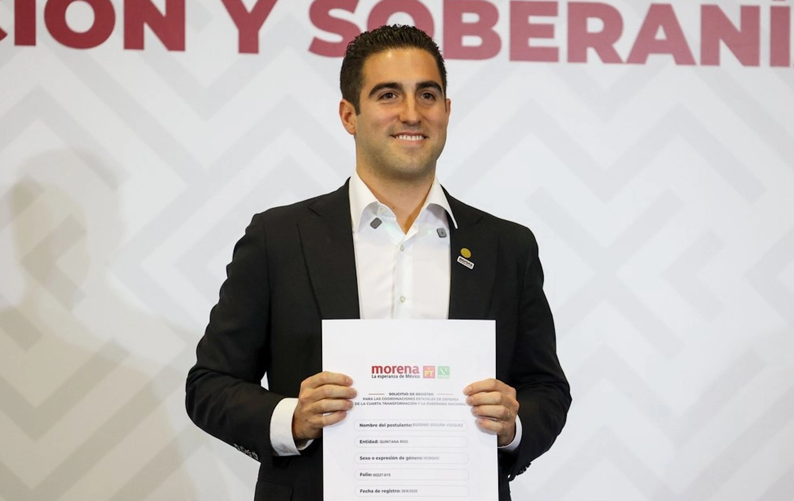Morena designa a Eugenio Segura coordinador en Quintana Roo.