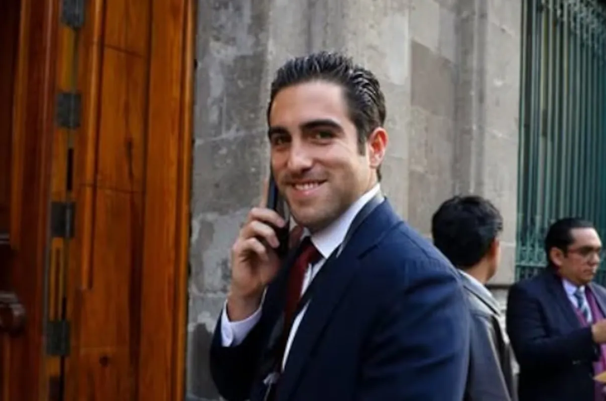 Eugenio Segura va por Morena en Quintana Roo rumbo a 2027.