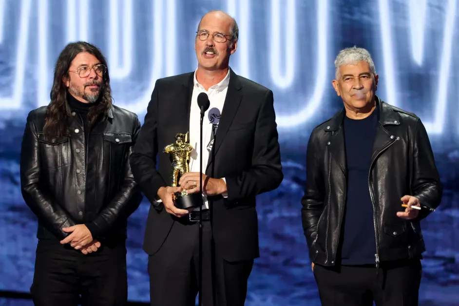 Nirvana recibe el Video Vanguard Award.