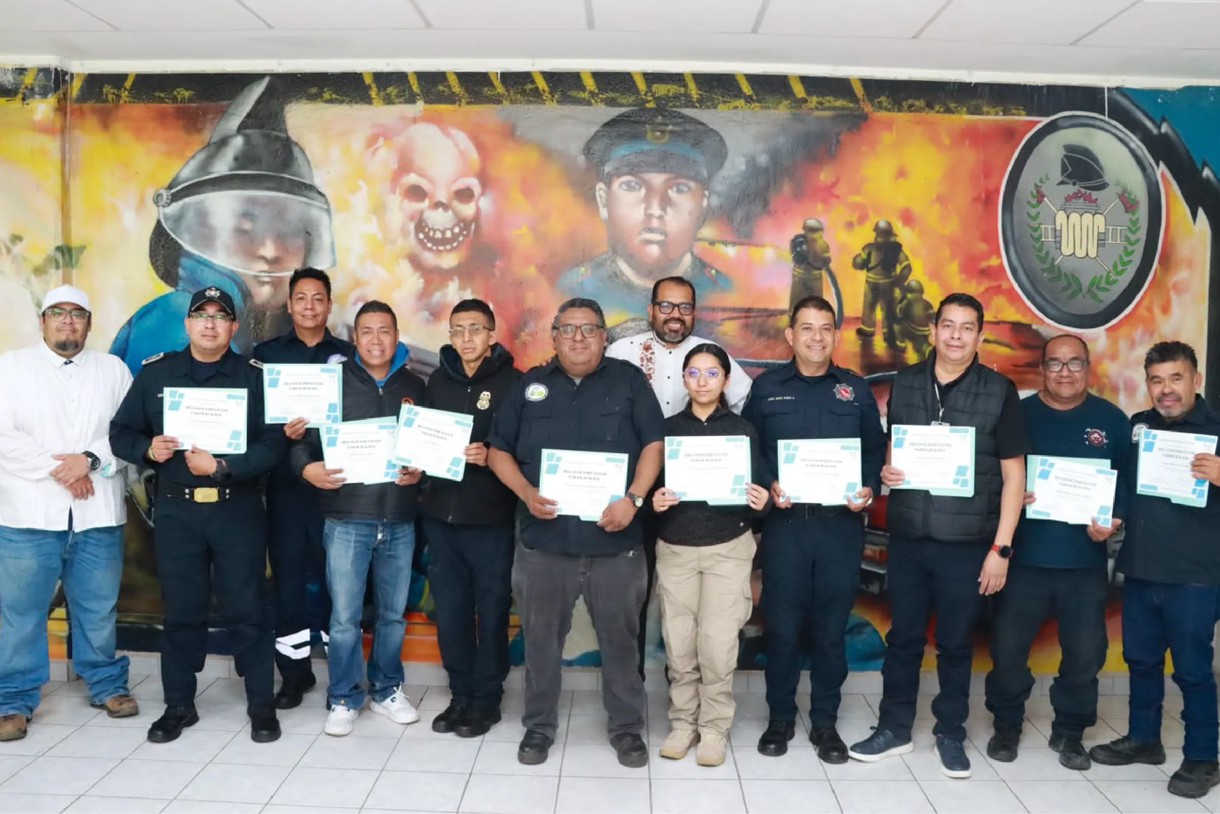 Personal de Bomberos y Protección Civil de Atizapán capacitado para evaluar el bienestar de perros y atender reportes de posible maltrato animal.
