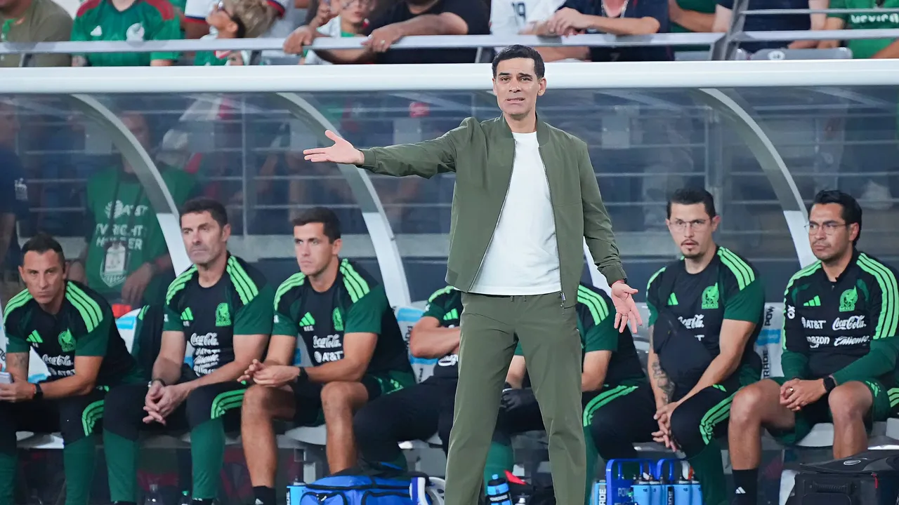 México vuelve a caer.