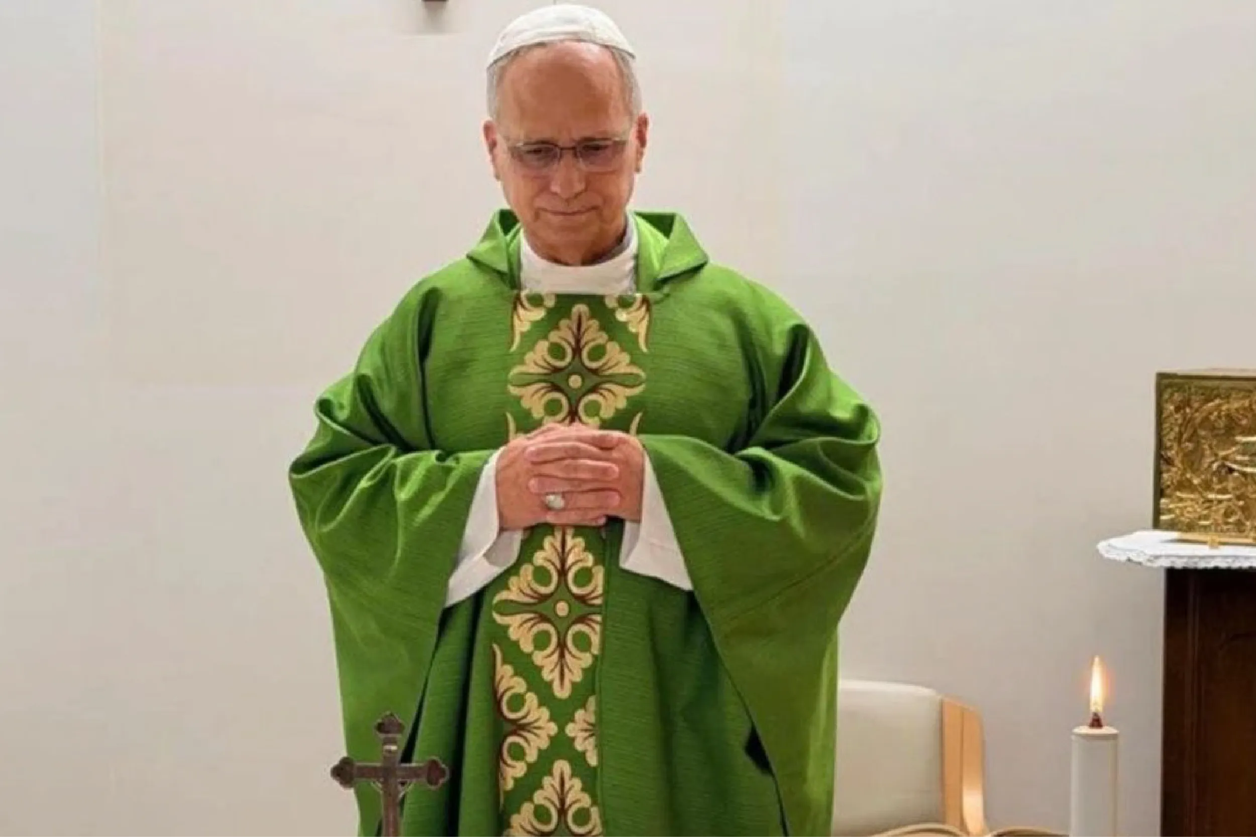 Papa León XIV reaparece tras cirugía.