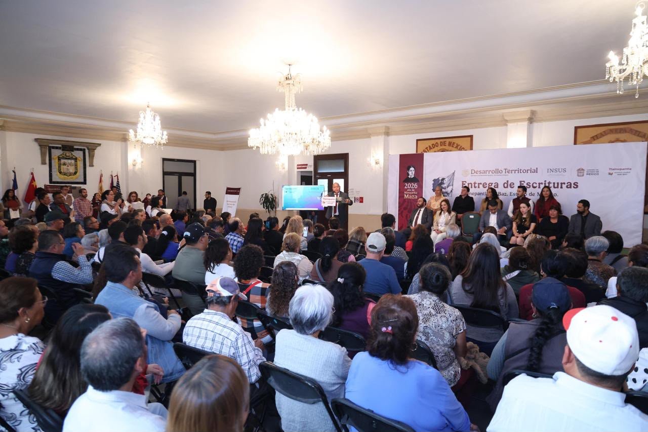 El gobierno de Tlalnepantla y el INSUS realizaron una entrega de escrituras y anunciaron avances en la regularización de predios municipales.