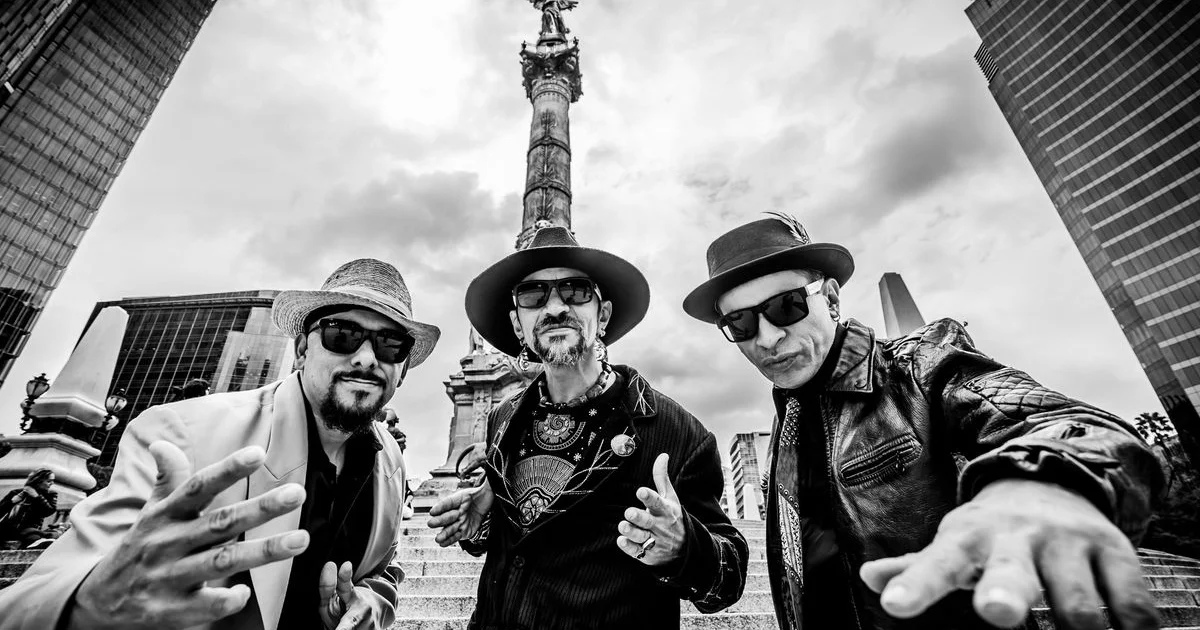 Maldita Vecindad celebra 40 años con un concierto y una megaofrenda de Día de Muertos en la Arena Ciudad de México.